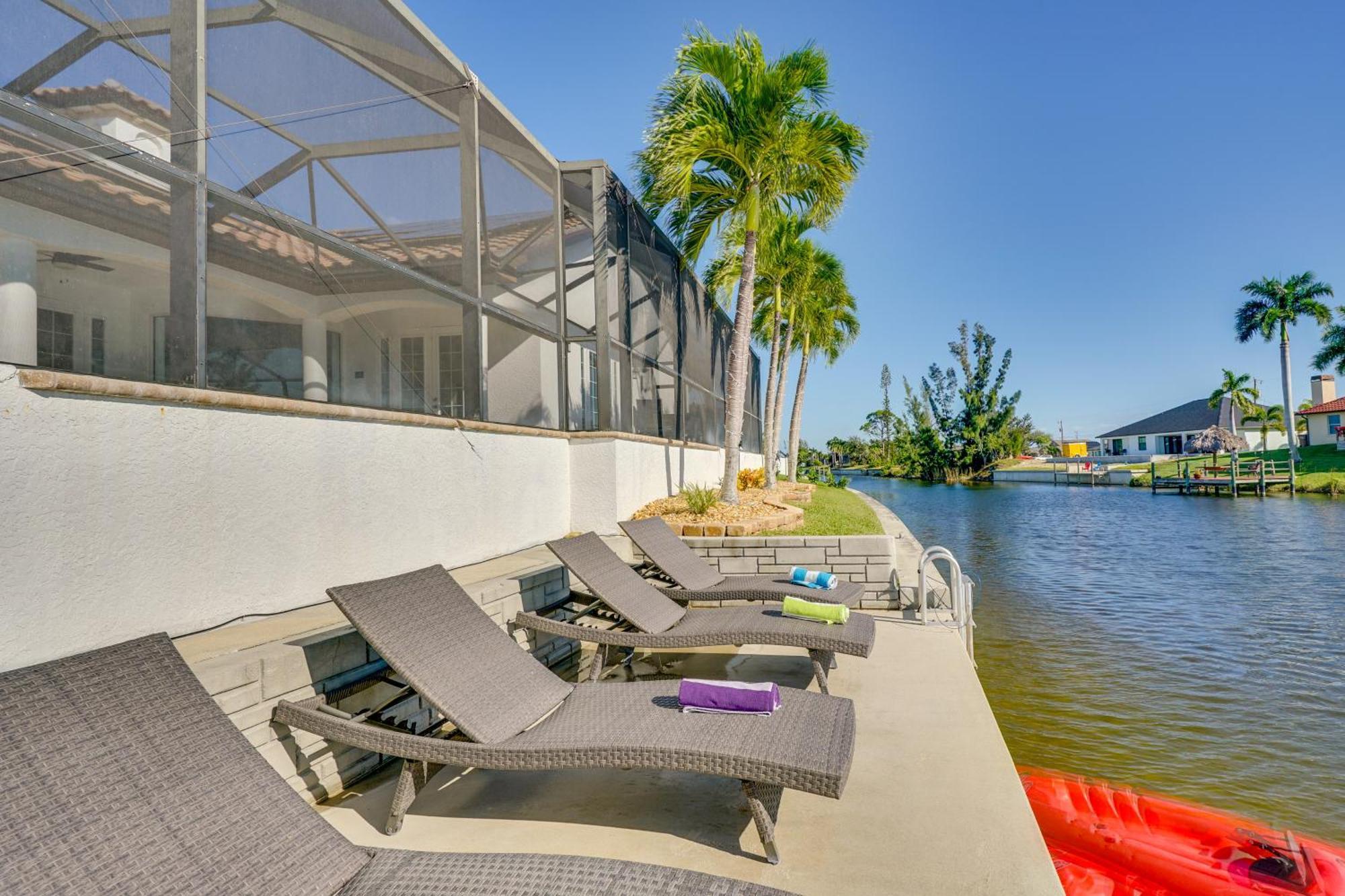 Holiday home Luxe Oasis On Canal Pool And Lanai!