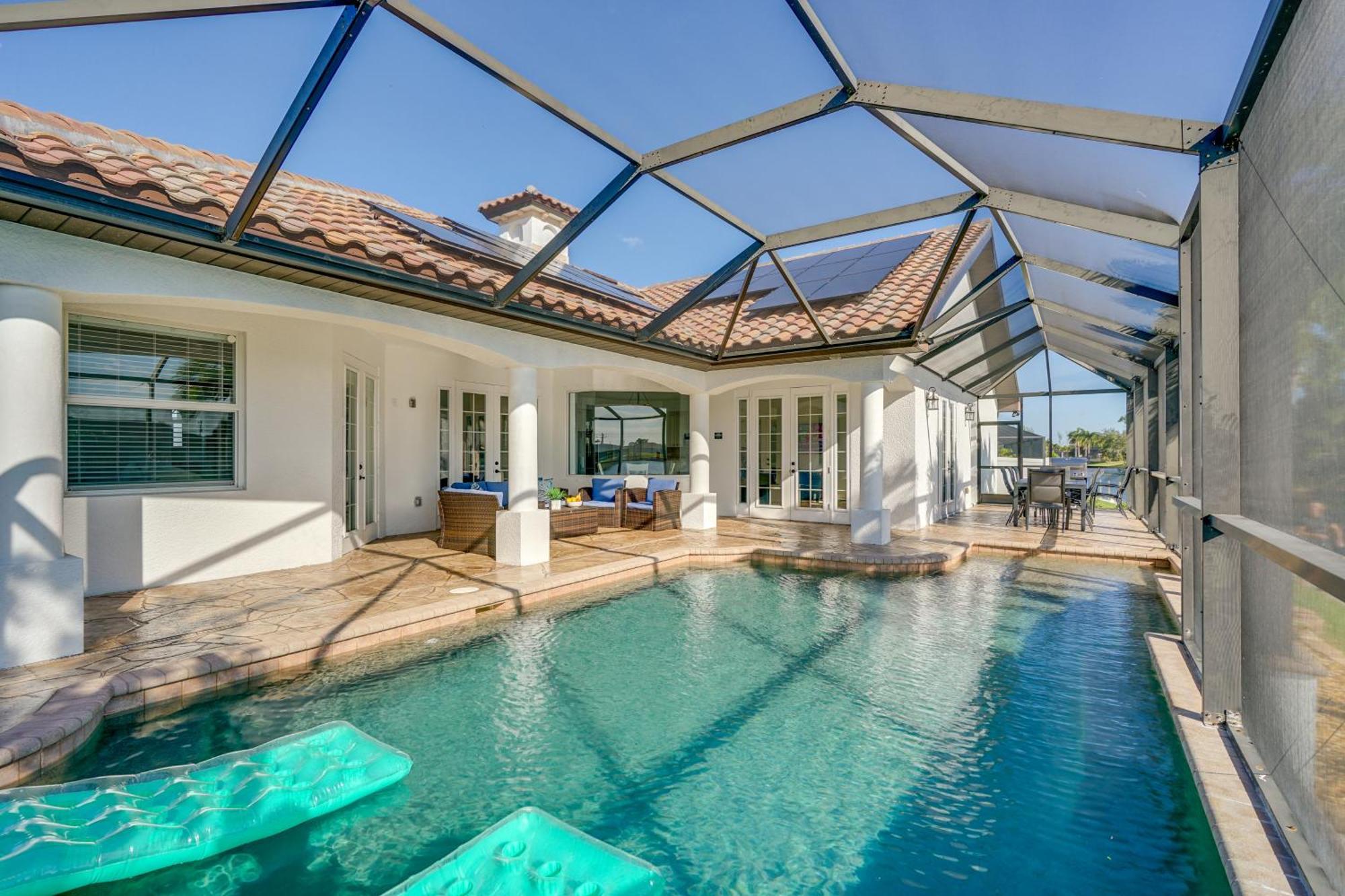 Luxe Oasis On Canal Pool And Lanai!