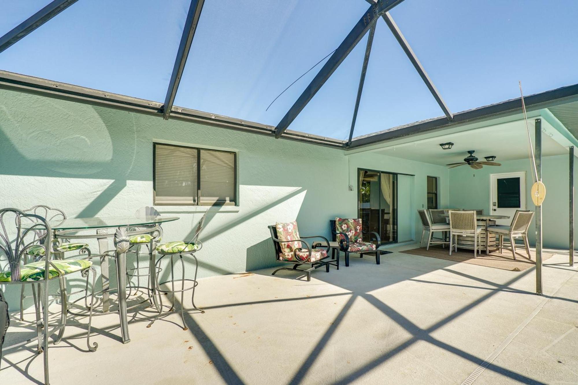 Modern With Peloton Bike And Grill In Cape Coral! Holiday home Cape Coral