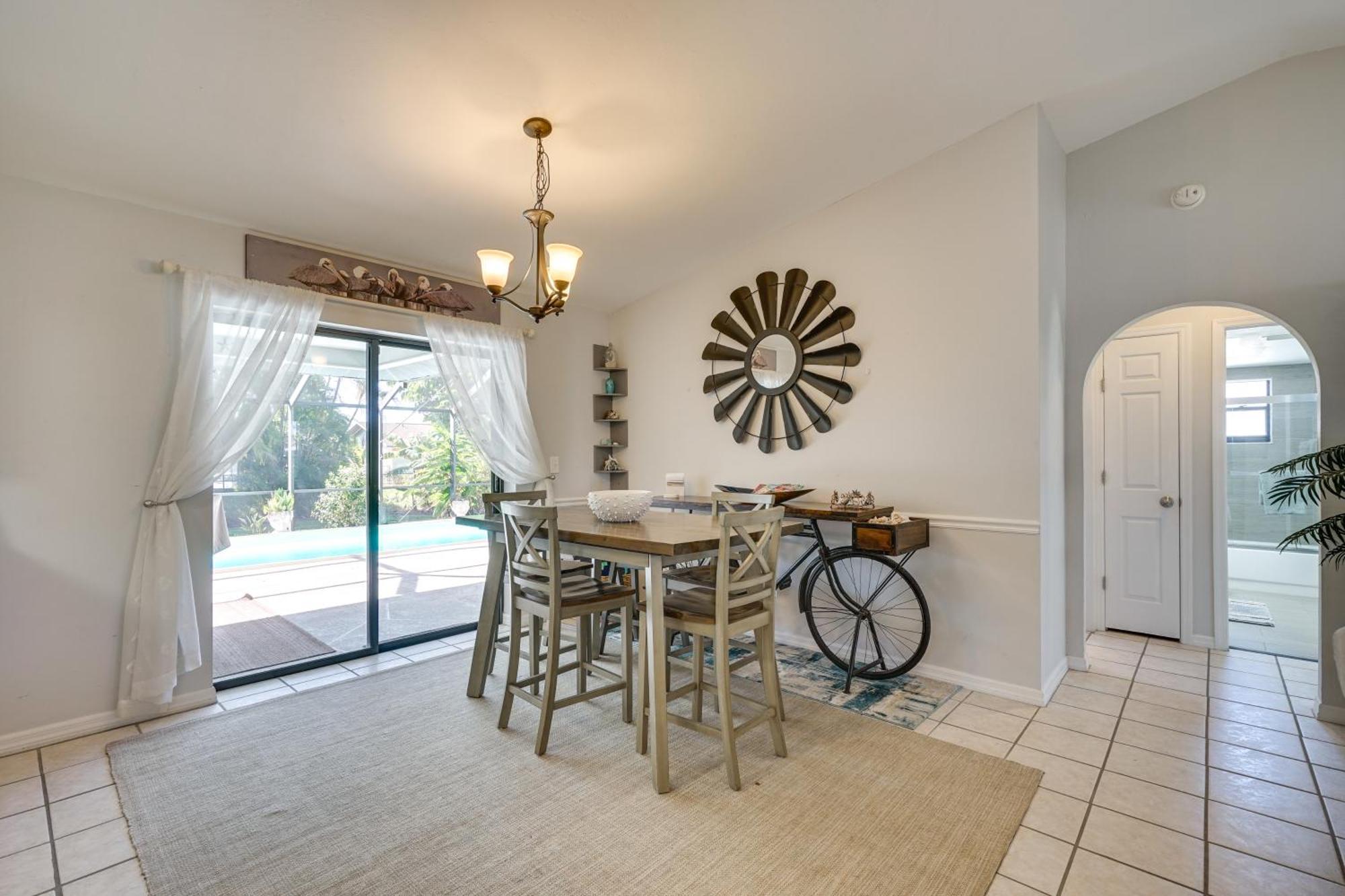 Modern With Peloton Bike And Grill In Cape Coral! Cape Coral