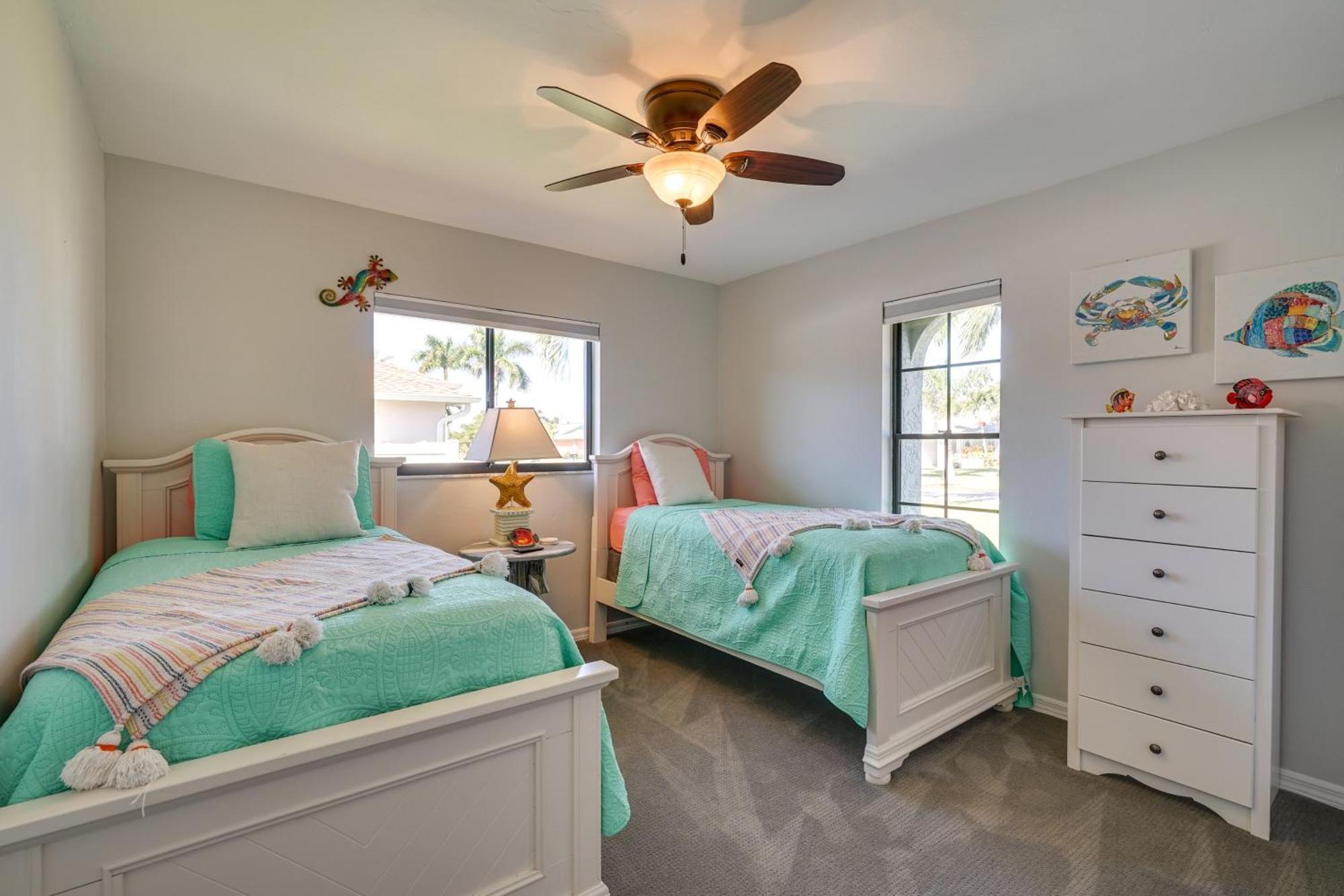 Modern With Peloton Bike And Grill In Cape Coral! *