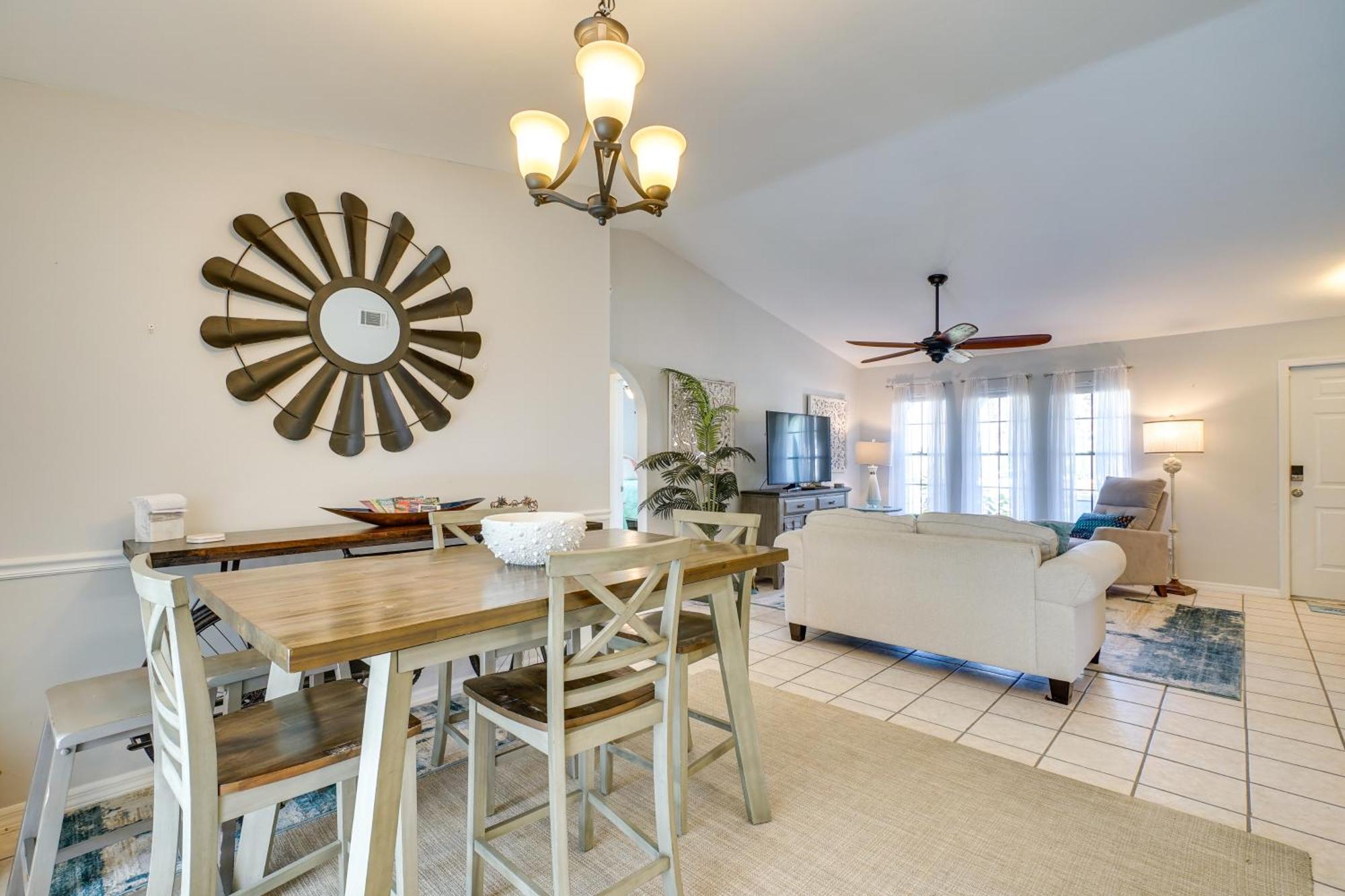Modern With Peloton Bike And Grill In Cape Coral! Cape Coral