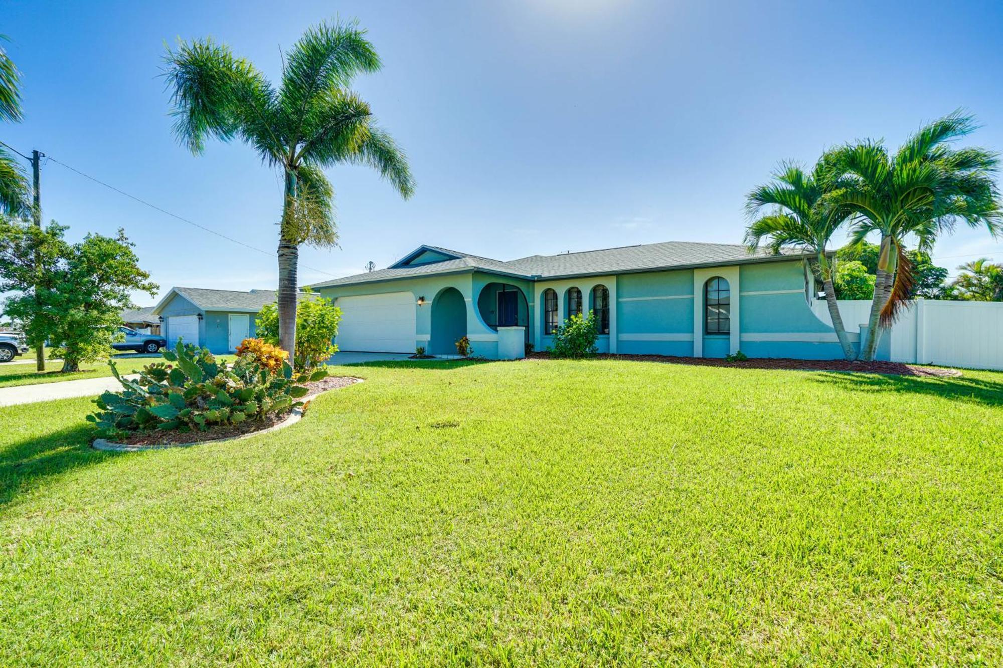 Modern With Peloton Bike And Grill In Cape Coral! Holiday home *