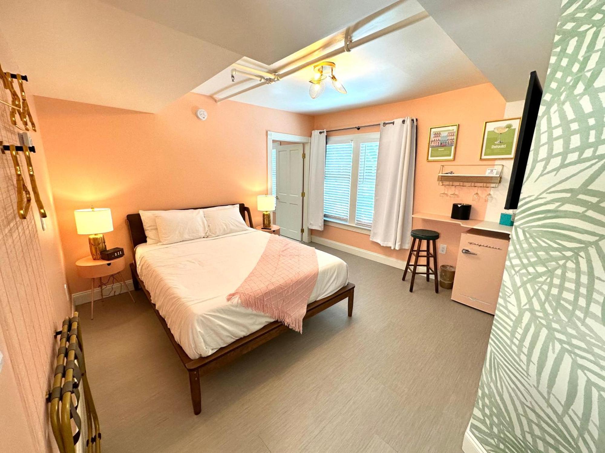 Hotel Peninsula Bed & Cocktails 4*