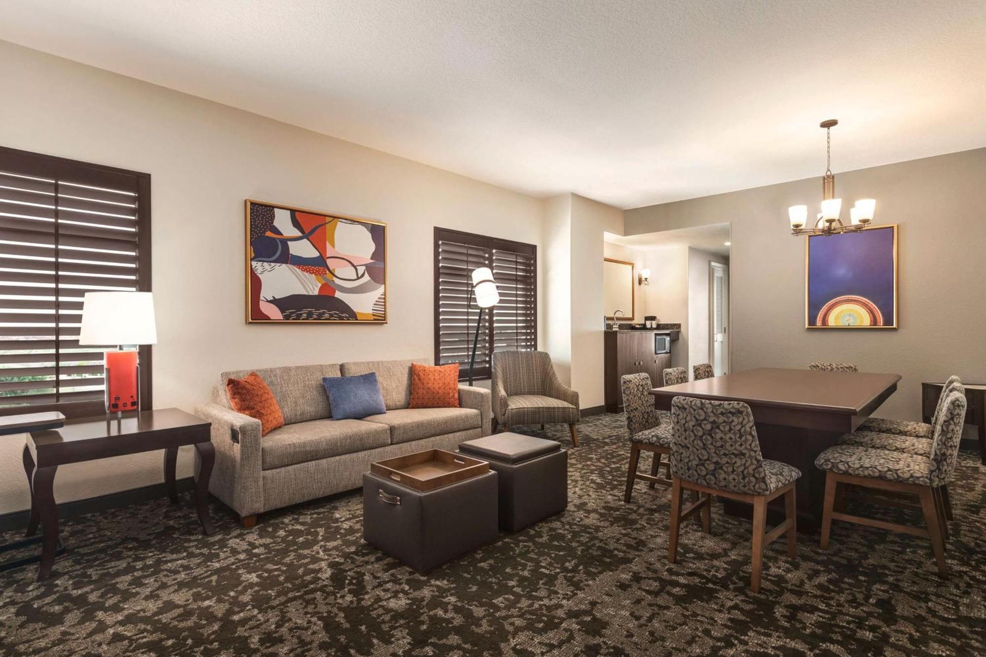 Hotel Embassy By Hilton Orlando Buena Vista South Kissimmee