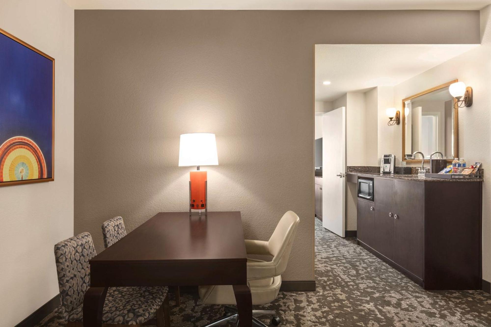 Embassy By Hilton Orlando Buena Vista South Hotel Kissimmee