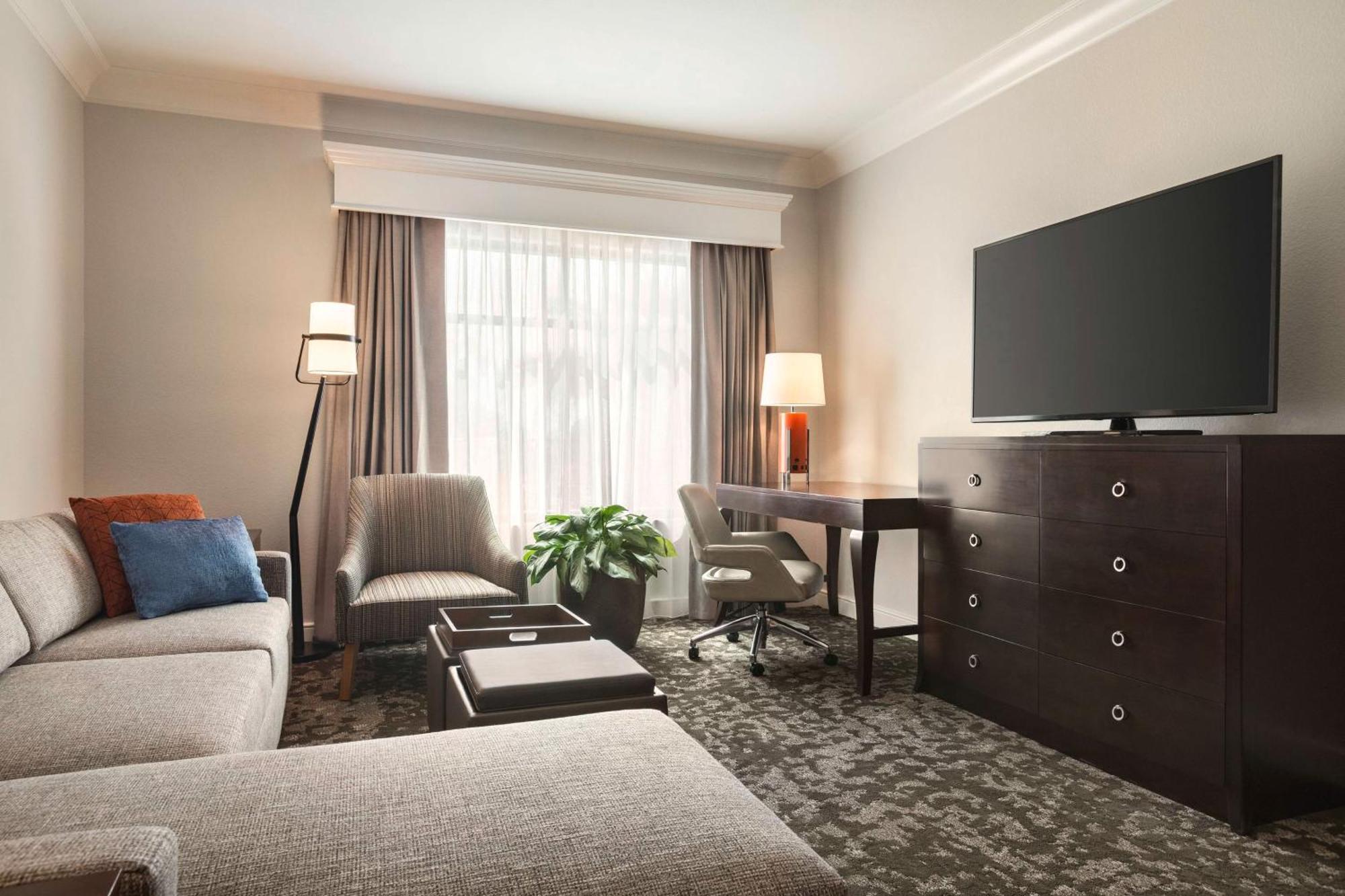 Hotel Embassy By Hilton Orlando Buena Vista South Kissimmee