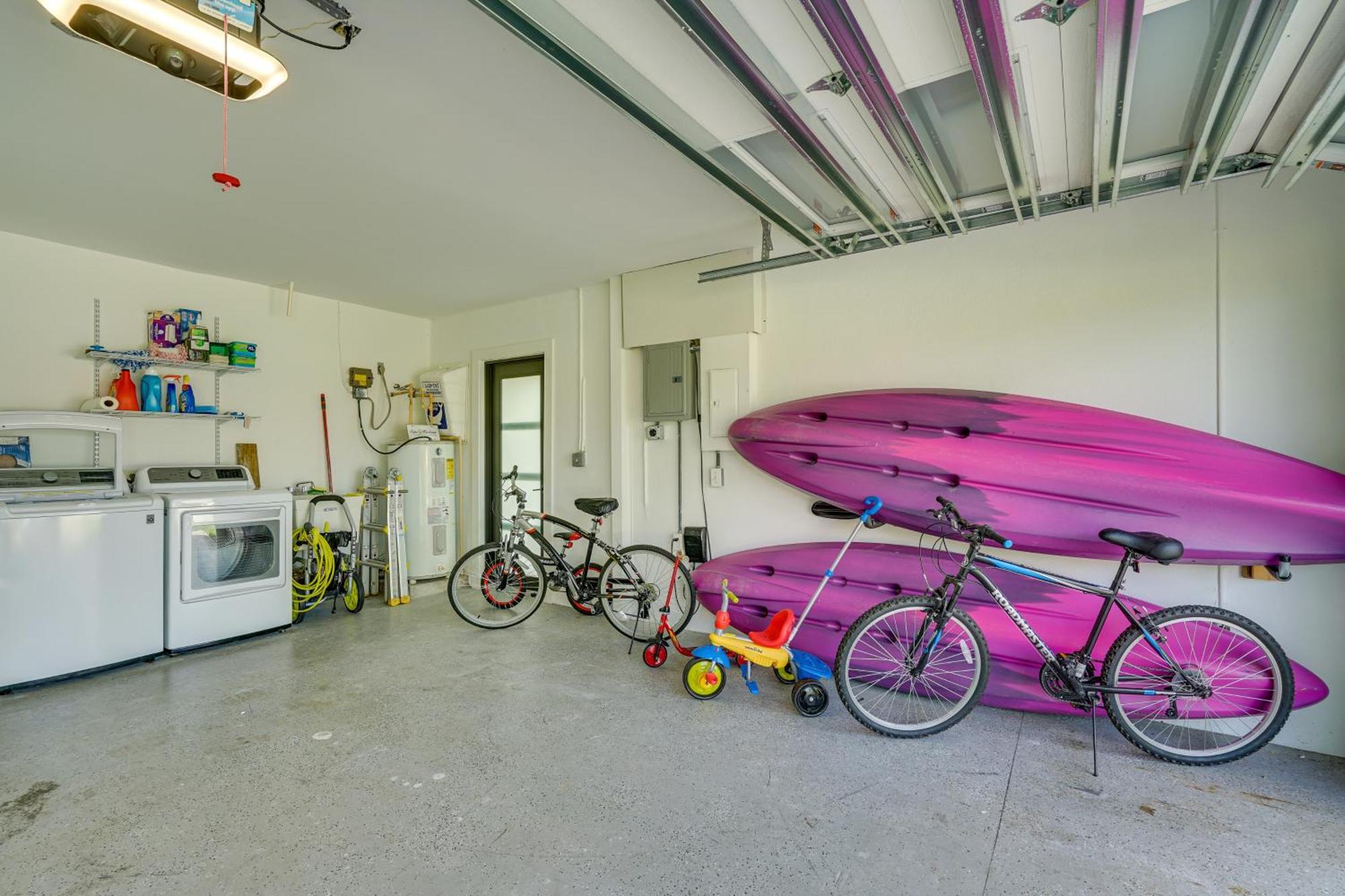 Holiday home Updated Canalfront In With Pool