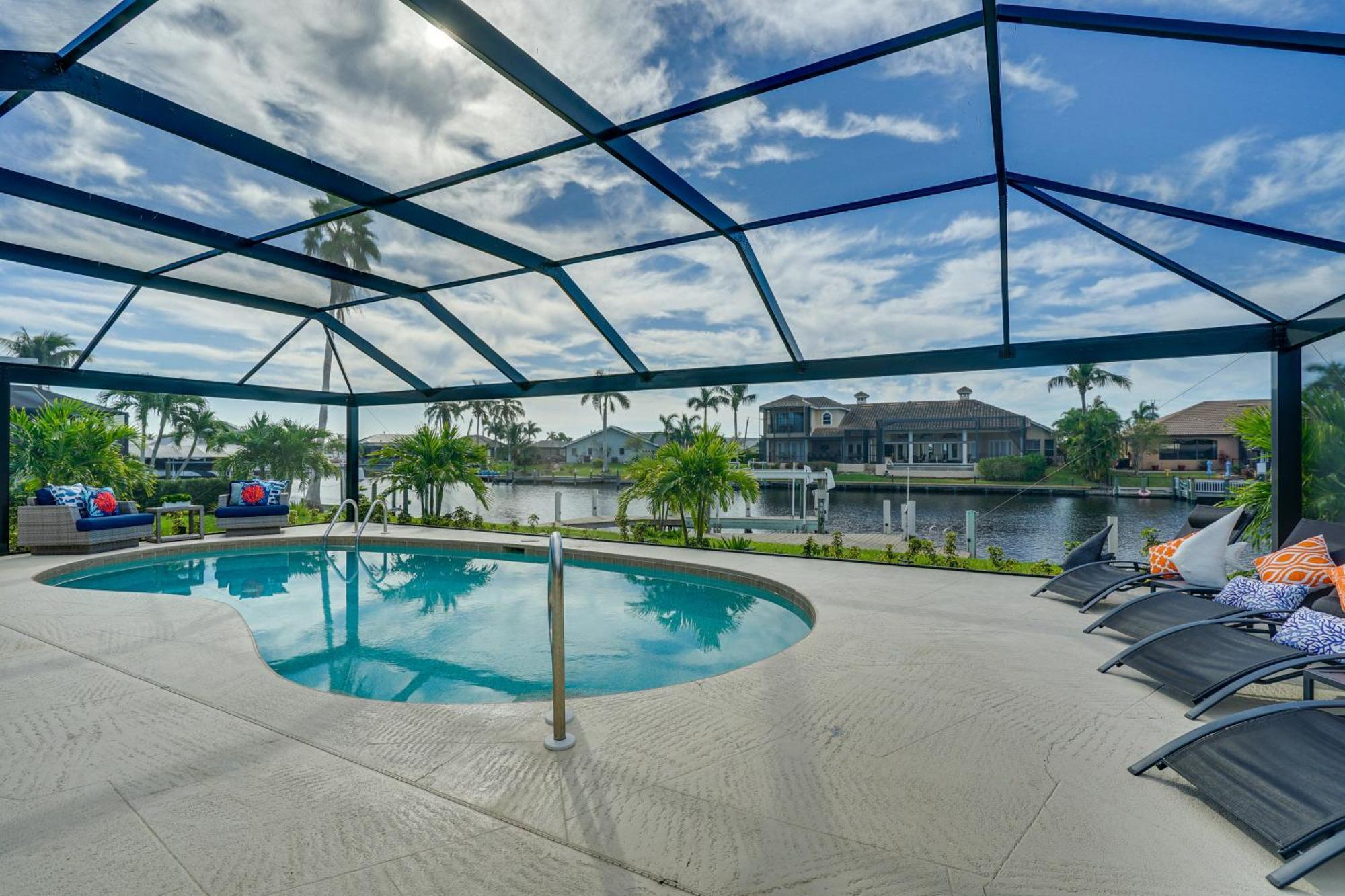 Updated Canalfront In With Pool * Cape Coral