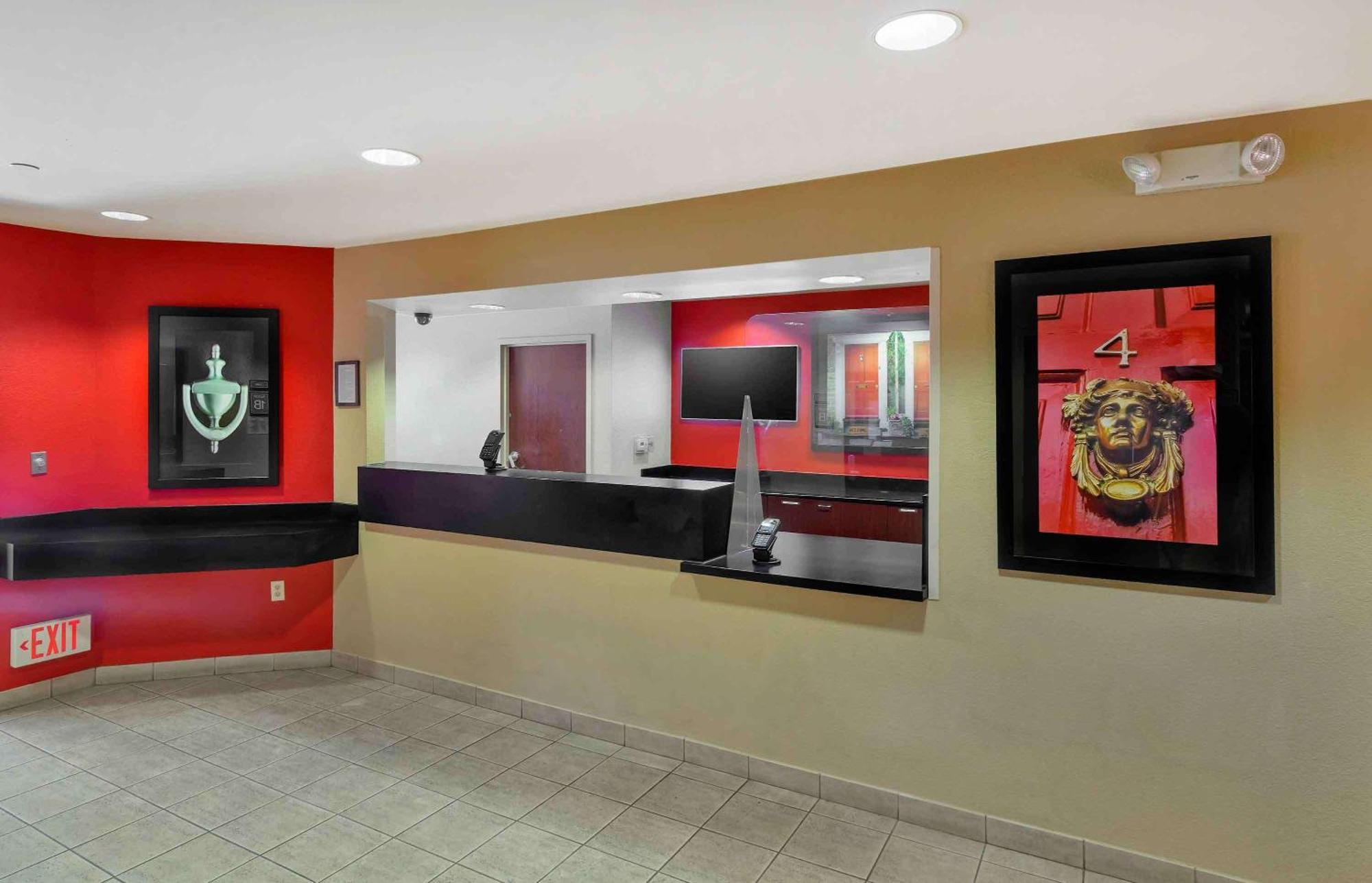 Extended America - - Airport - Spruce Street Tampa