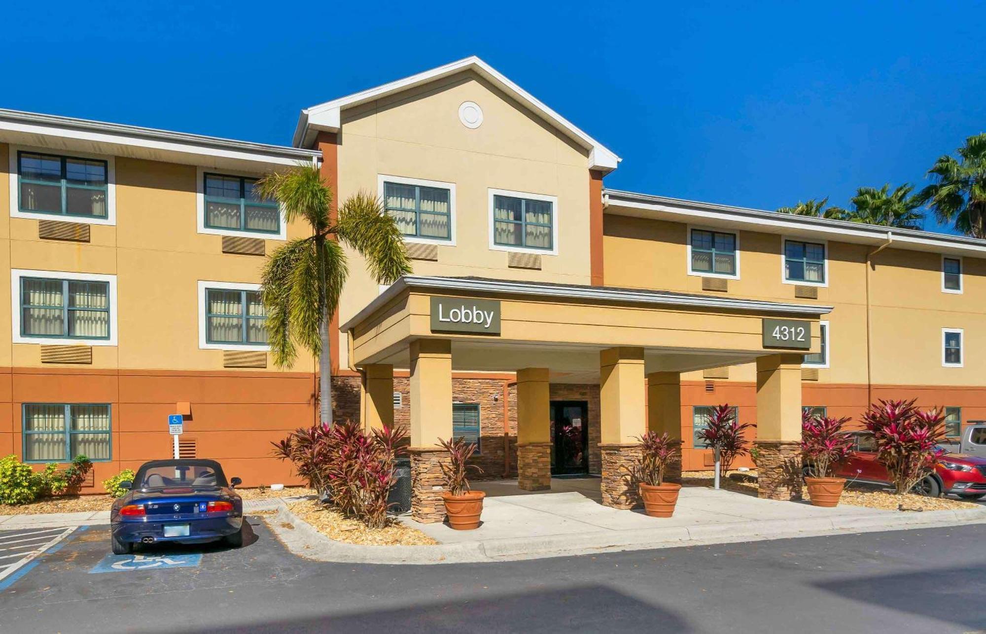 Extended America - - Airport - Spruce Street Tampa