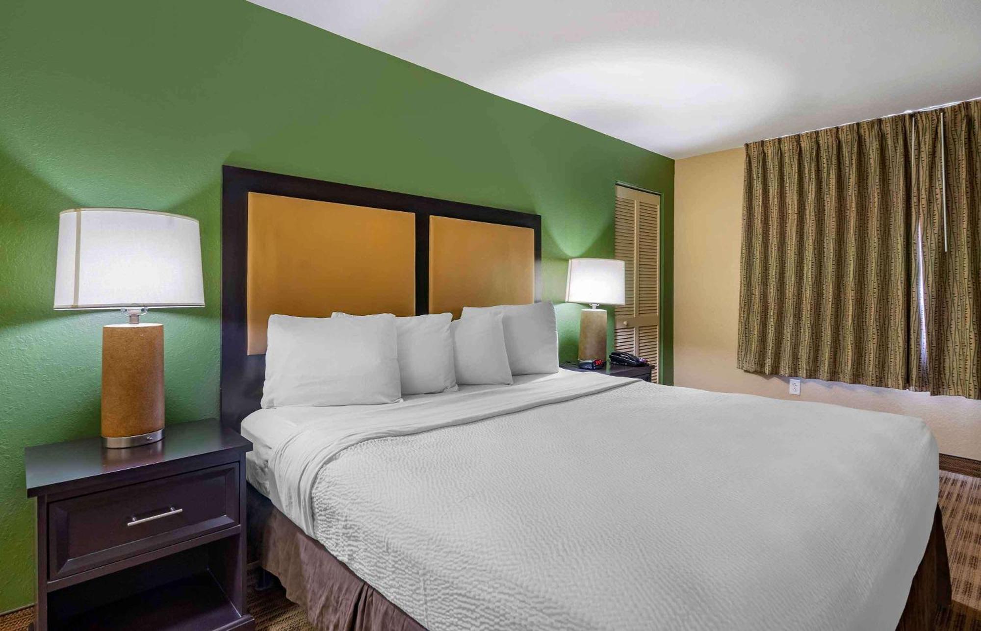 Extended America - - Airport - N Westshore Blvd 2*