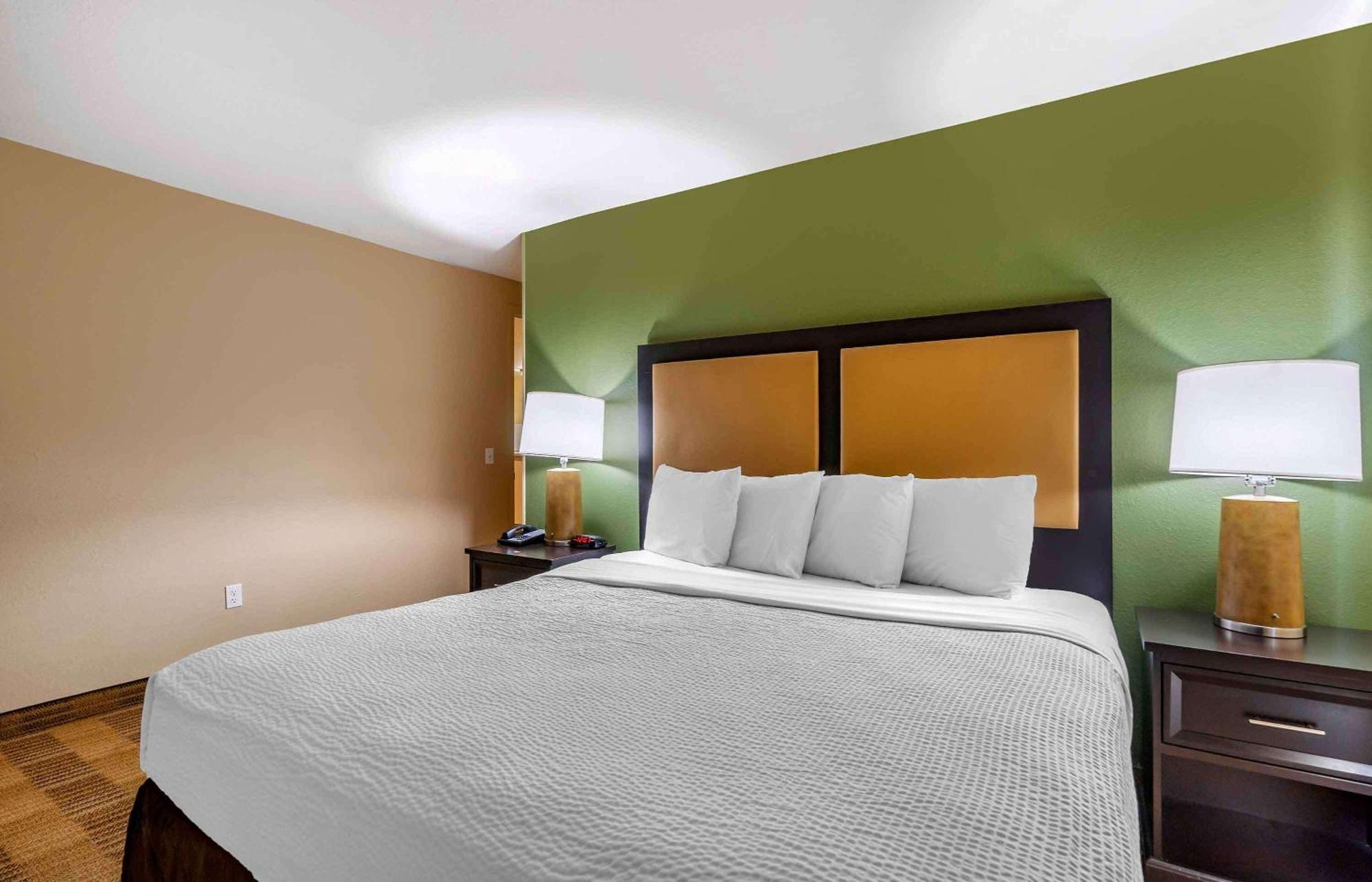 Extended America - - Airport - N Westshore Blvd Tampa