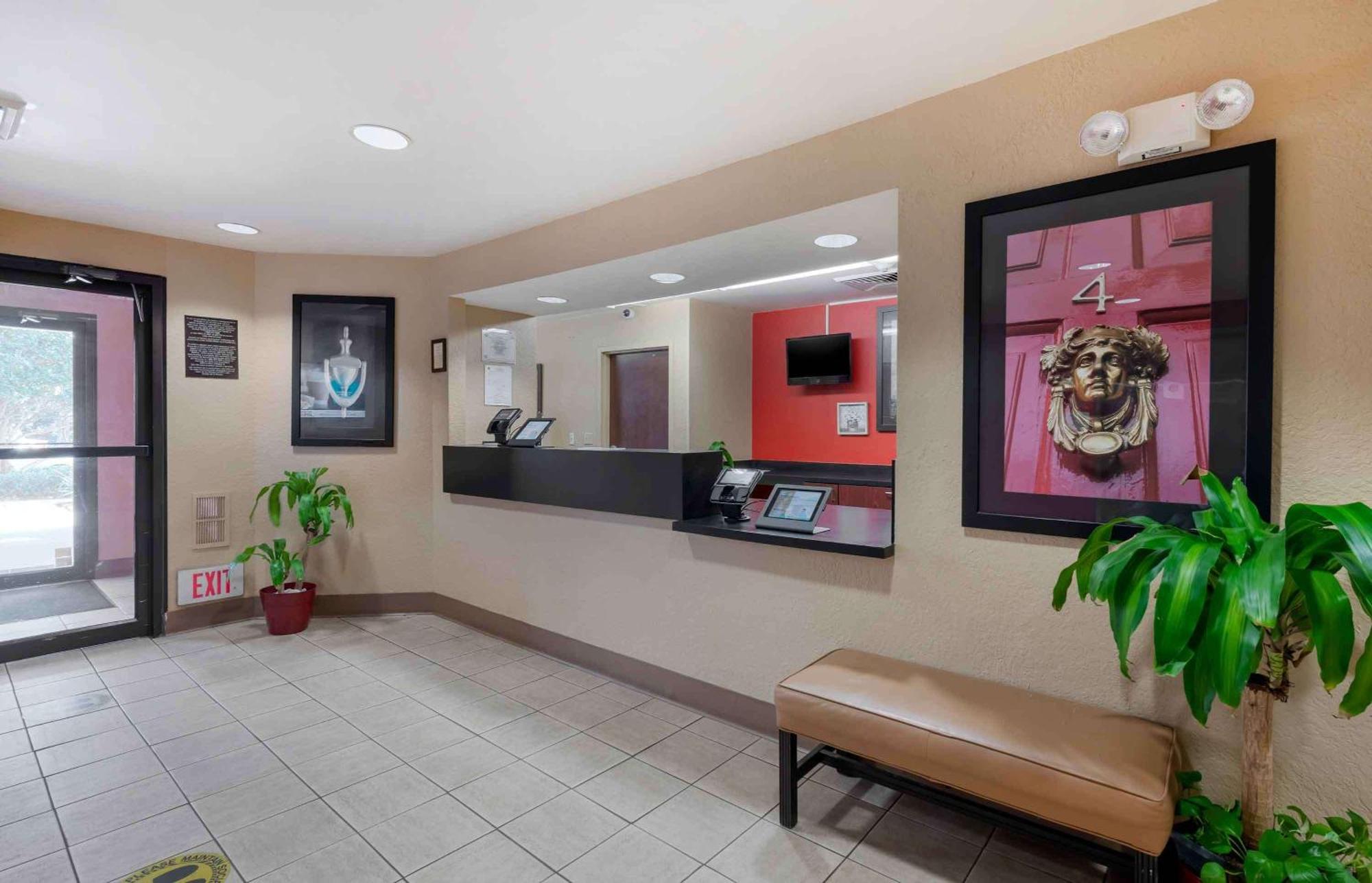 Extended America Select - - Lenoir Avenue East