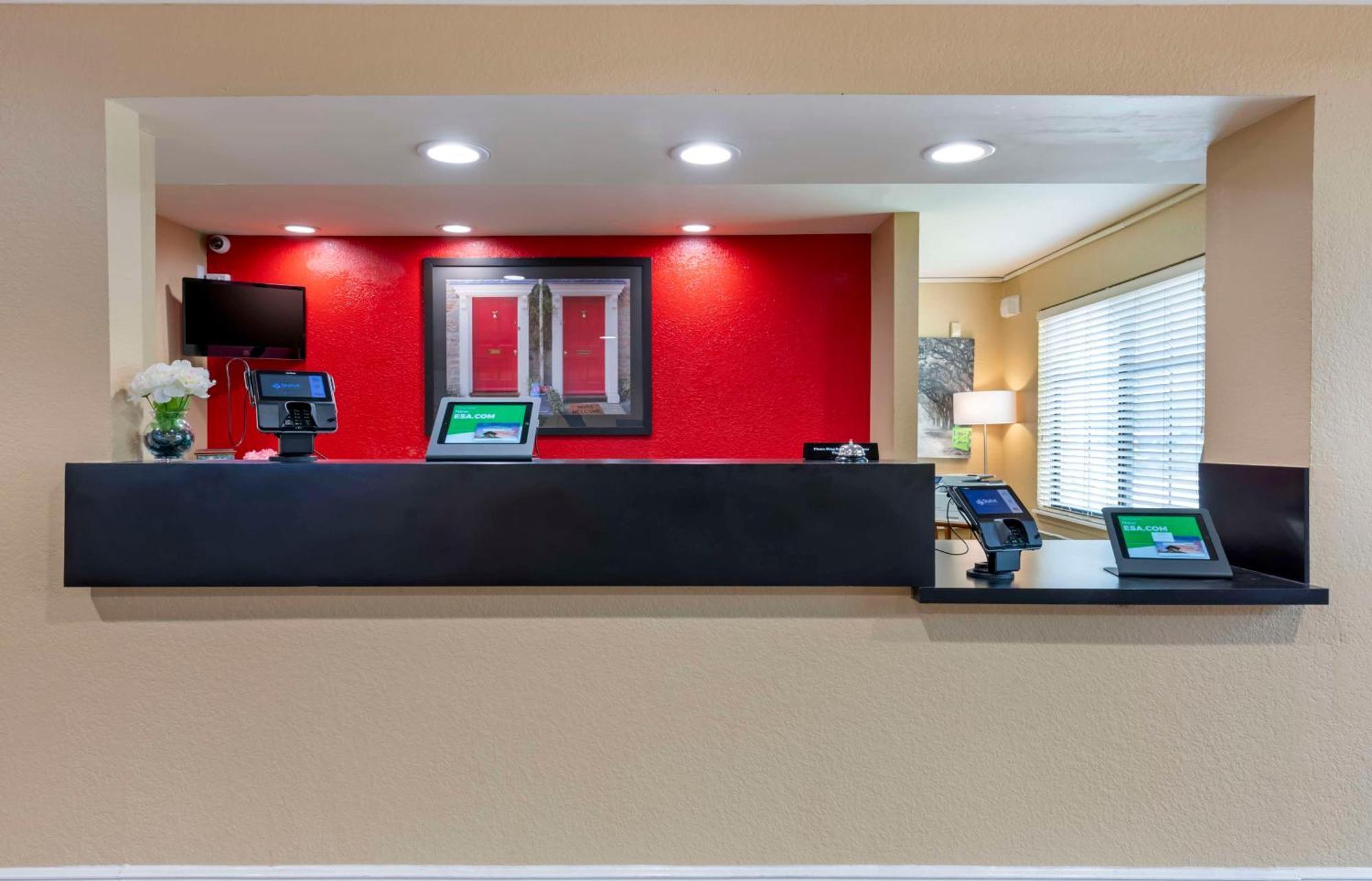 Extended America - - Airport Hotel