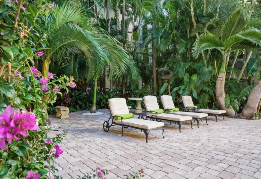 Hemingway At Palm Island Aparthotel Palm Beach