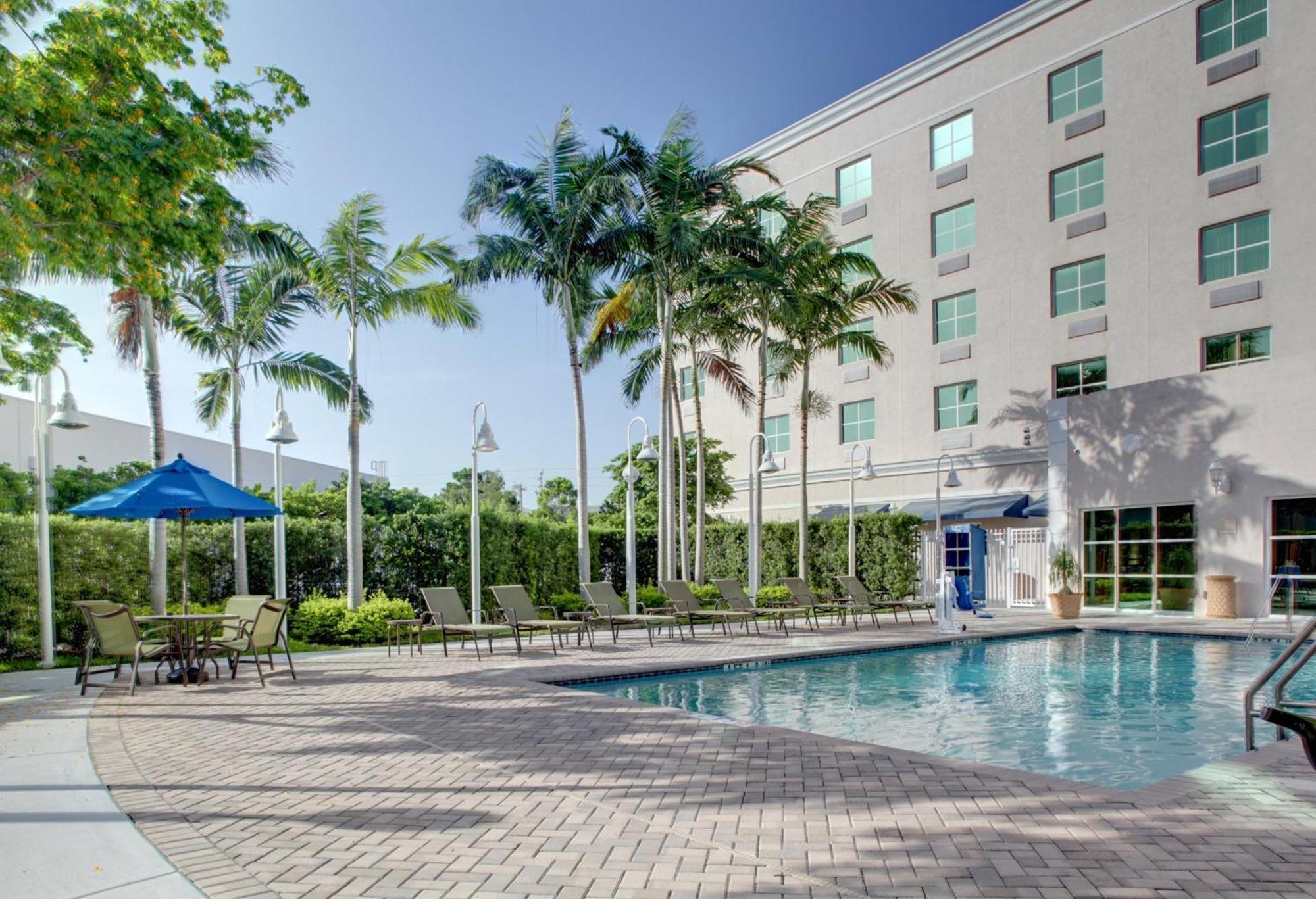 Express & Miami By Ihg Hotel Kendall