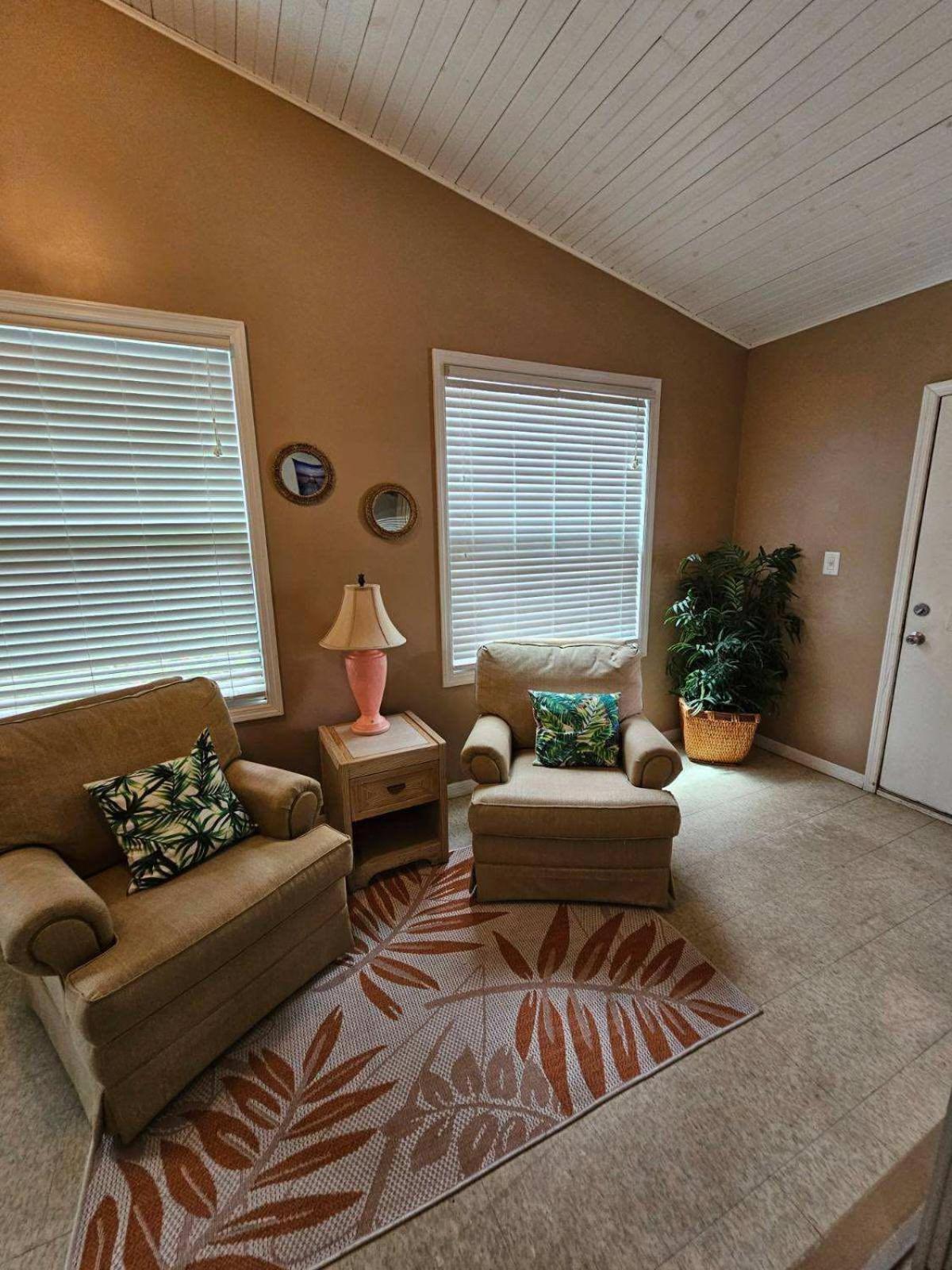 Resort Tropical Marina & On Beresford DeLand