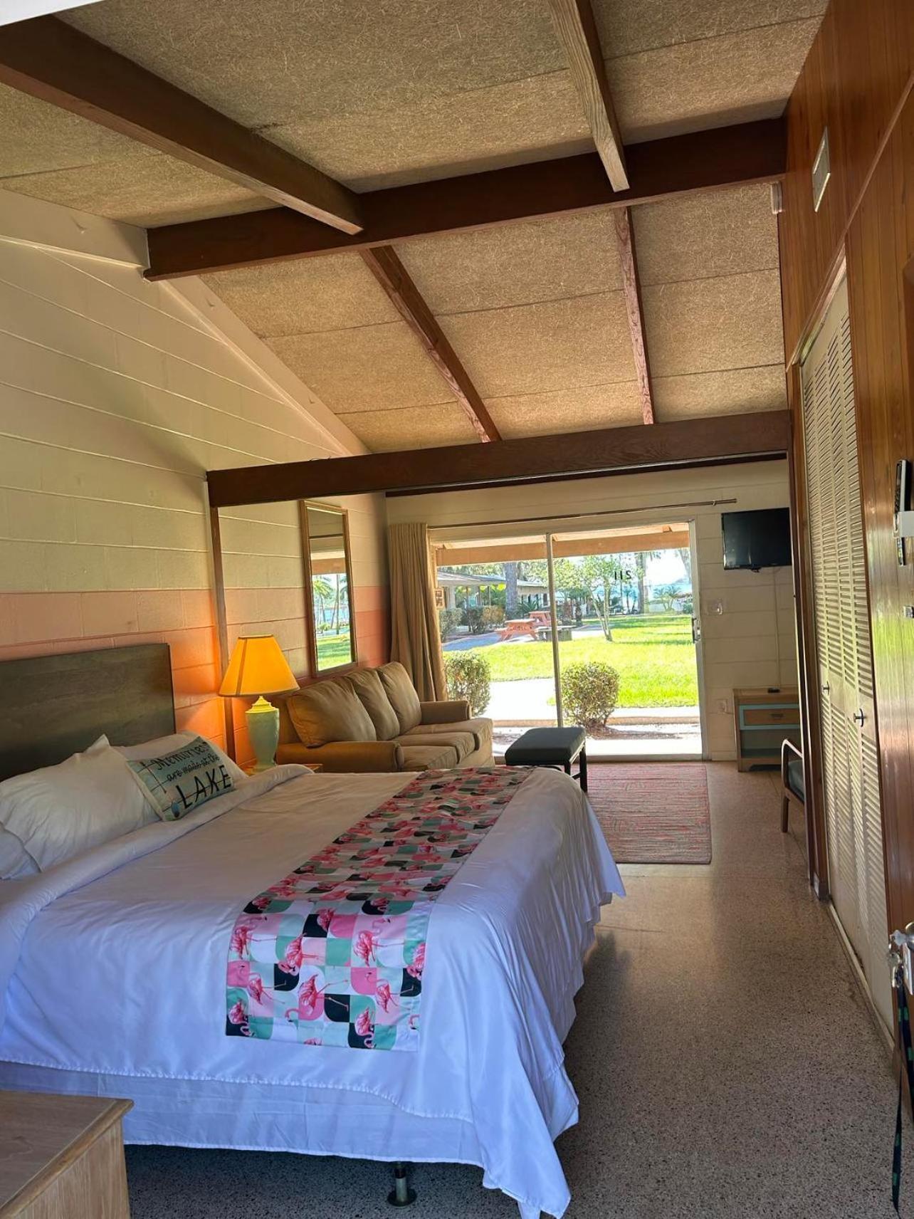 Resort Tropical Marina & On Beresford DeLand