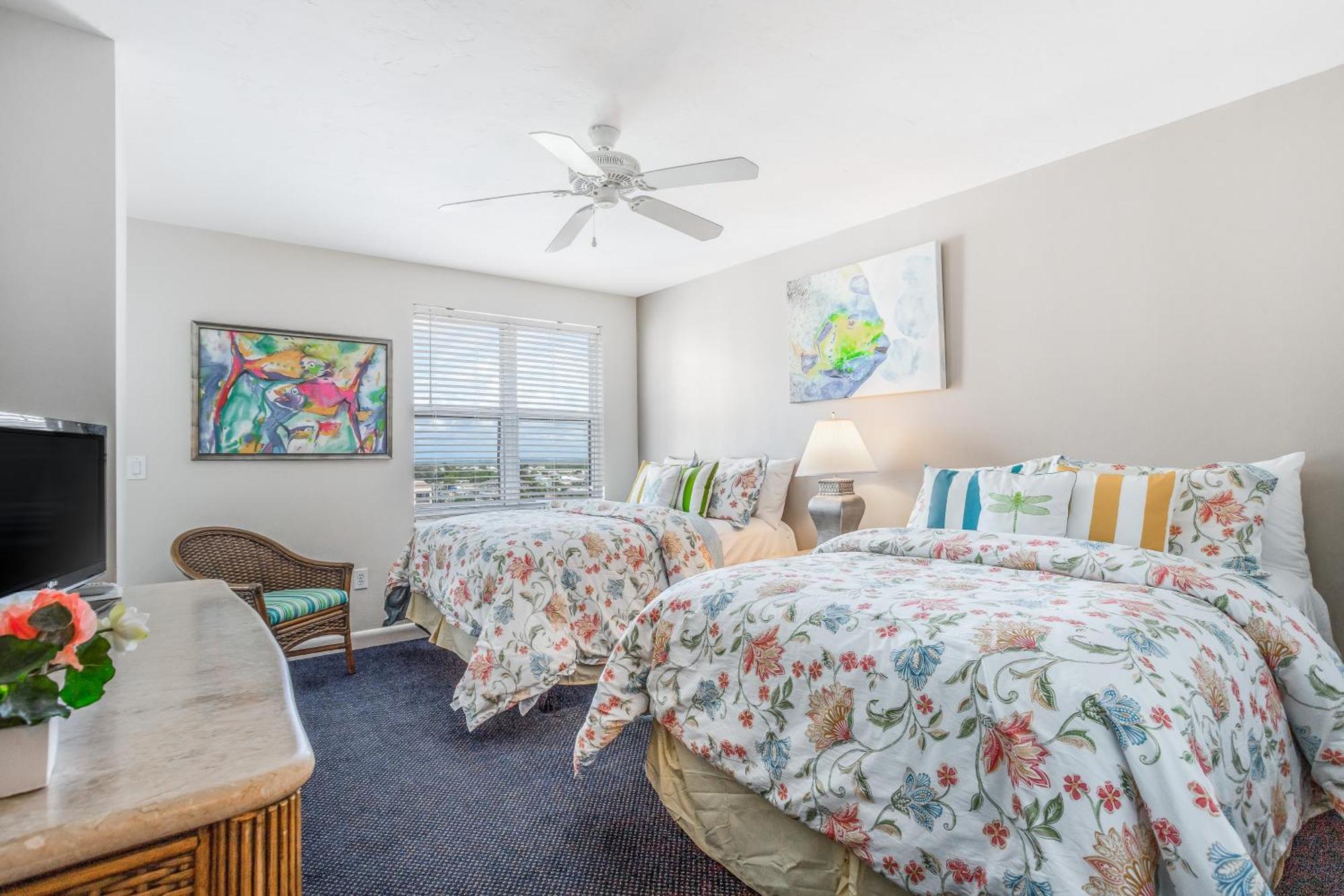 Gull Wing Apartment *
