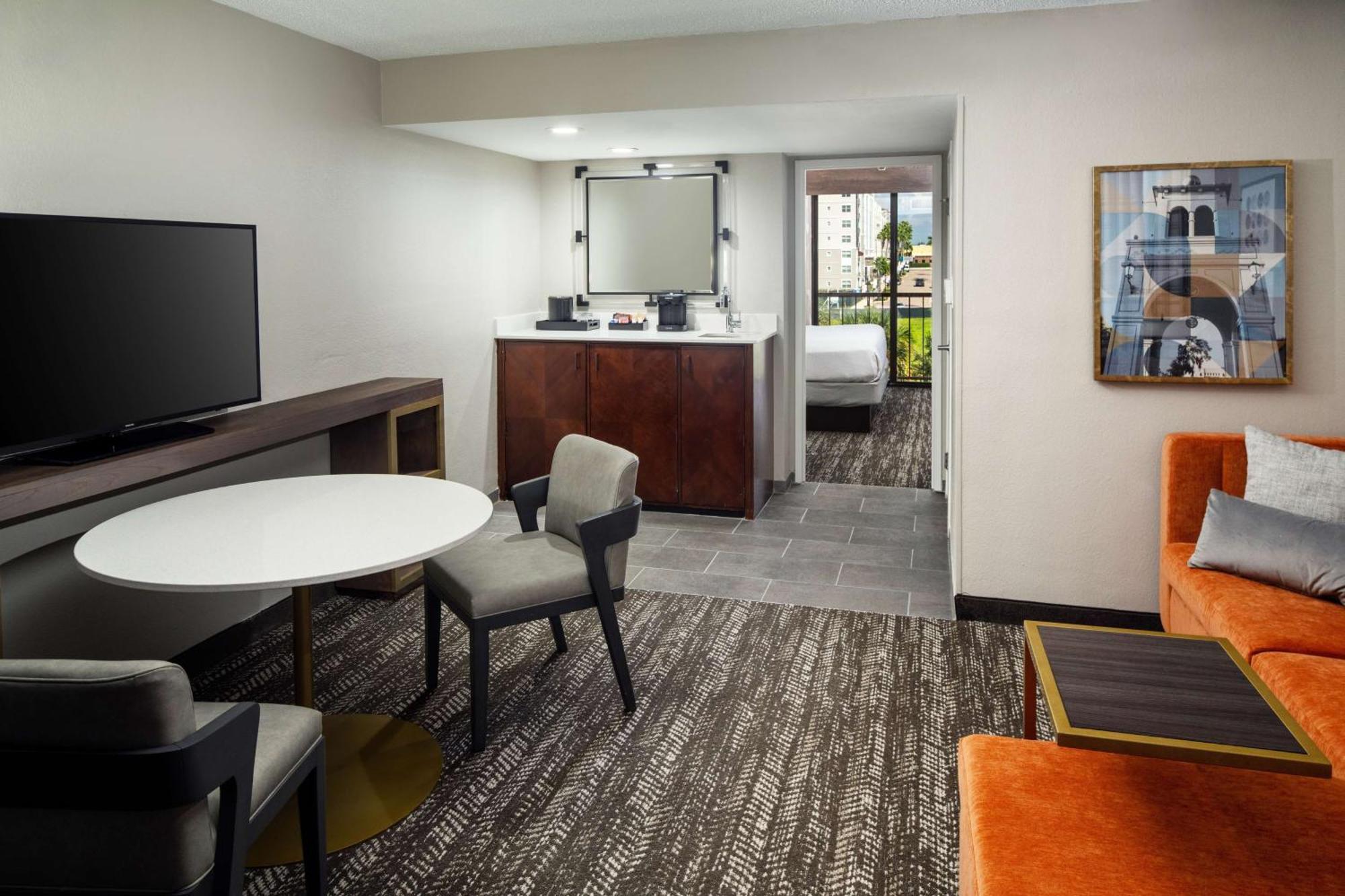 Embassy By Hilton Orlando North Hotel