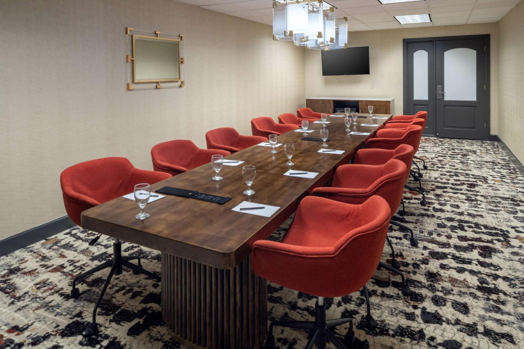Hotel Embassy By Hilton Orlando North 3*