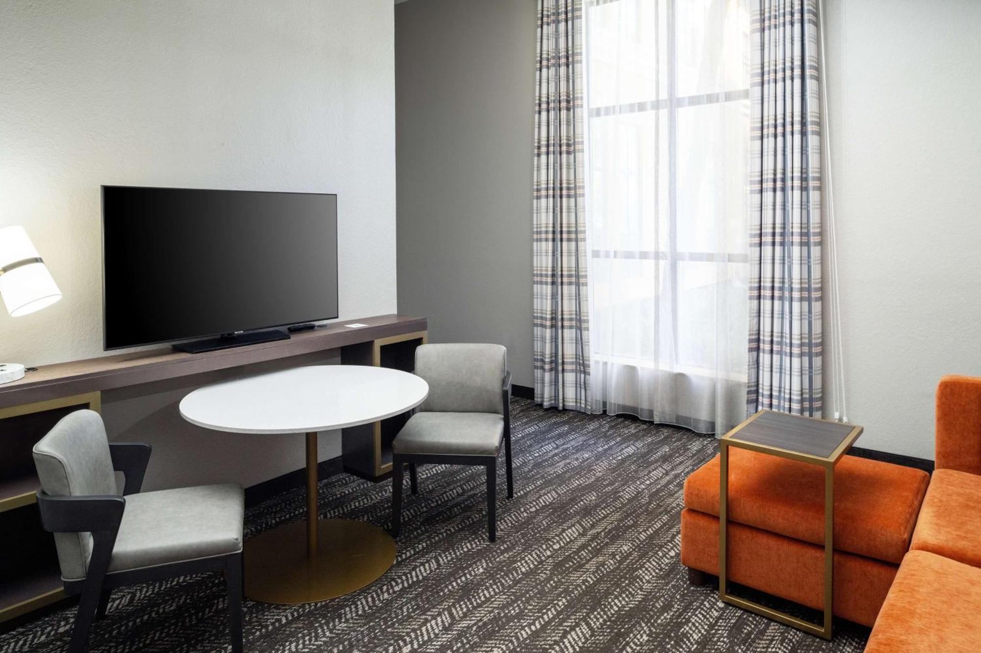 Embassy By Hilton Orlando North