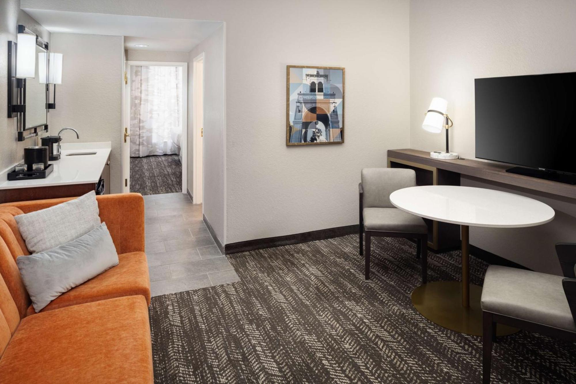 Embassy By Hilton Orlando North Hotel