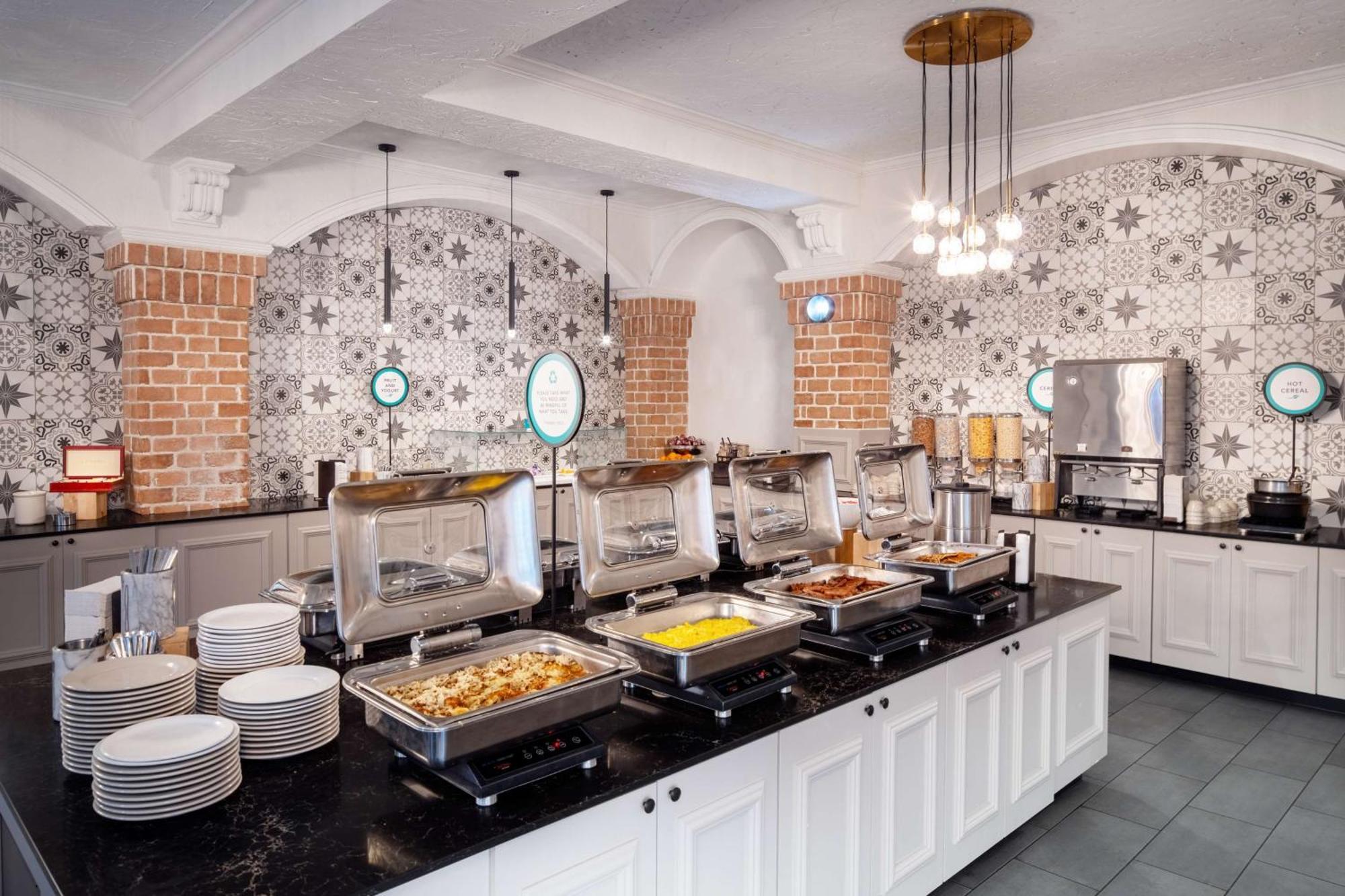 Embassy By Hilton Orlando North 3*
