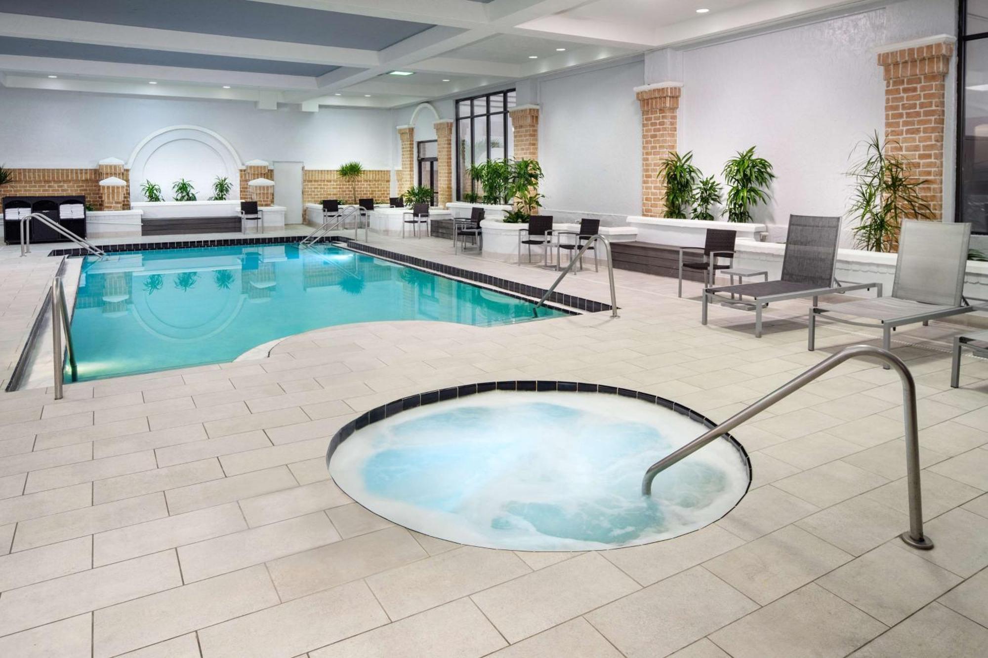 Embassy By Hilton Orlando North Hotel 3*
