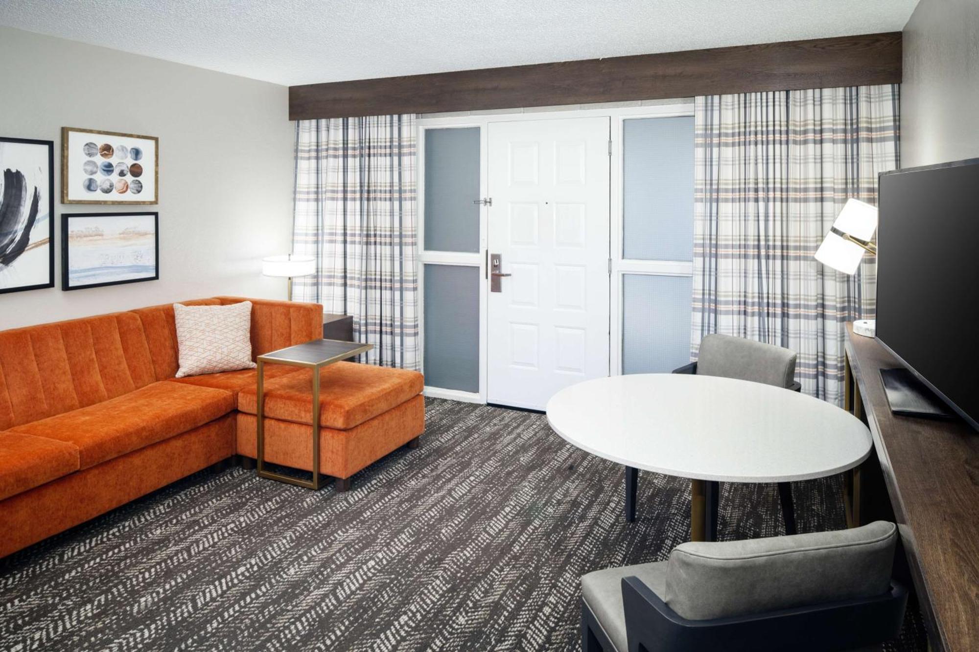 Embassy By Hilton Orlando North Hotel