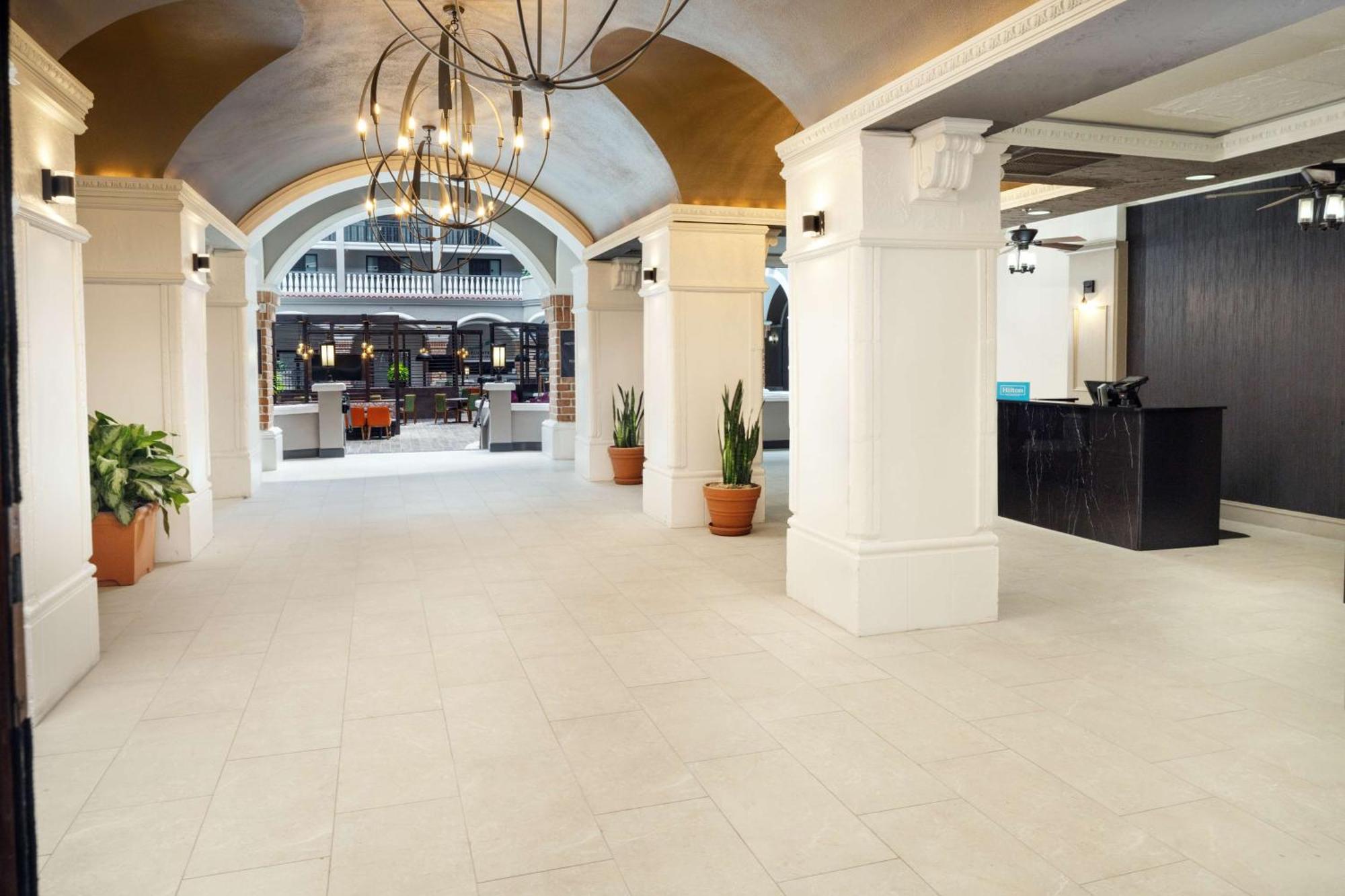 Hotel Embassy By Hilton Orlando North 3*