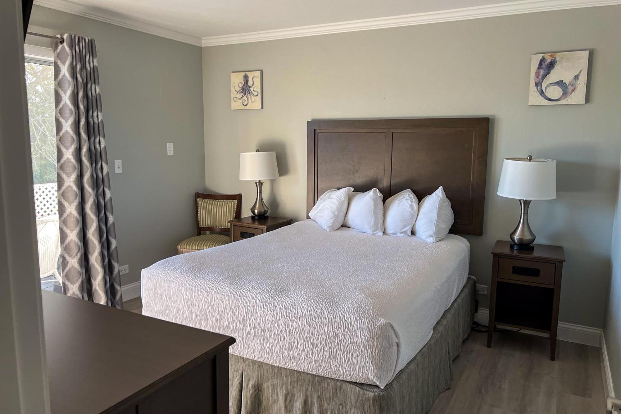 Lakeside Hotel 4*