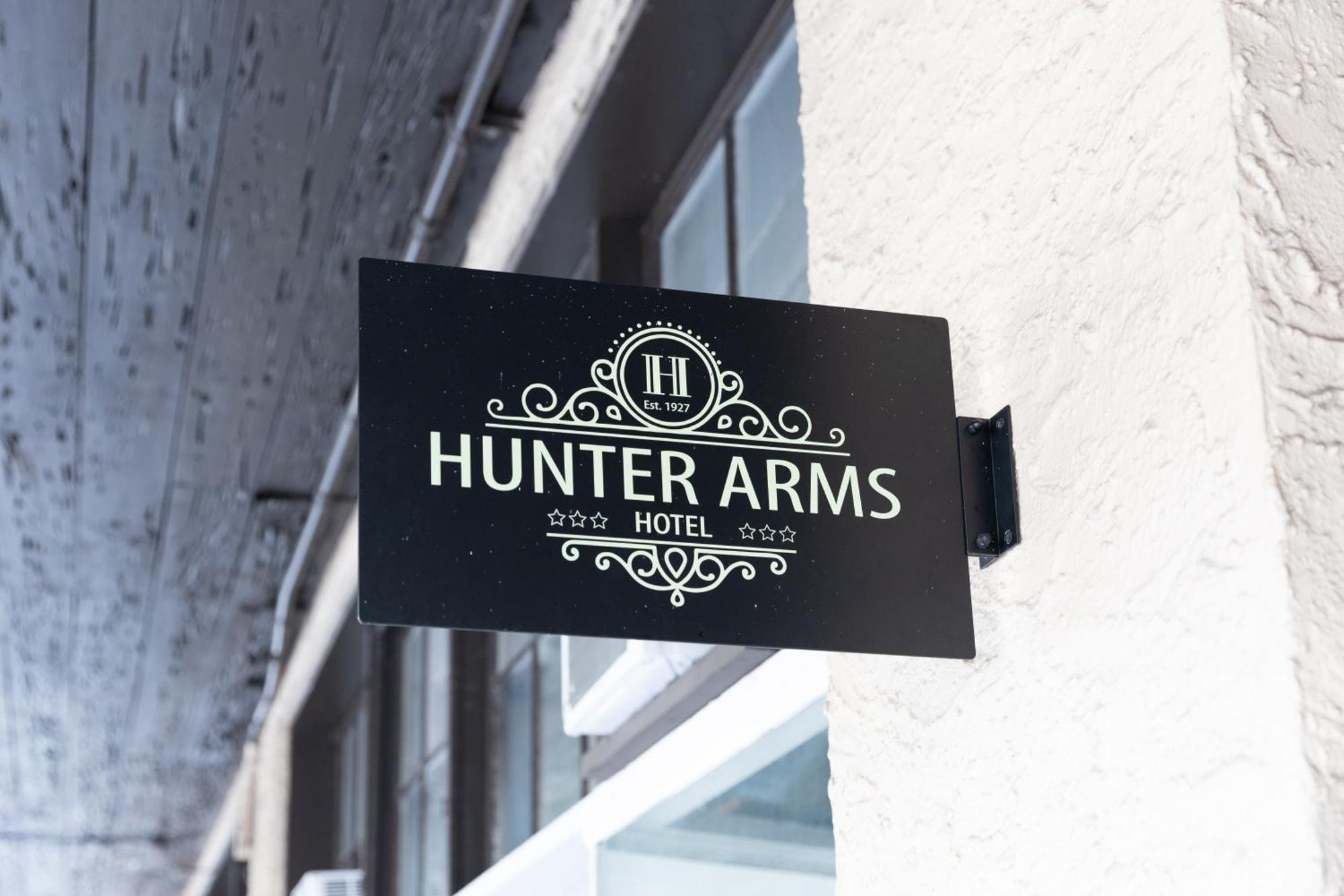 Hunter Arms Inn