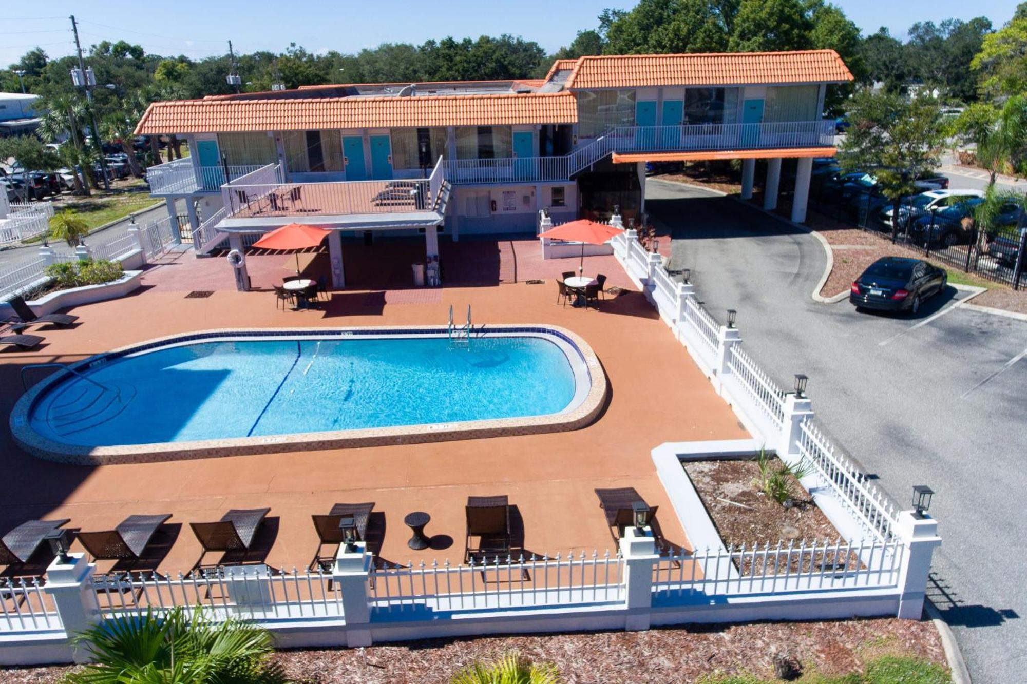 Howard Johnson By Wyndham - Dunedin Clearwater