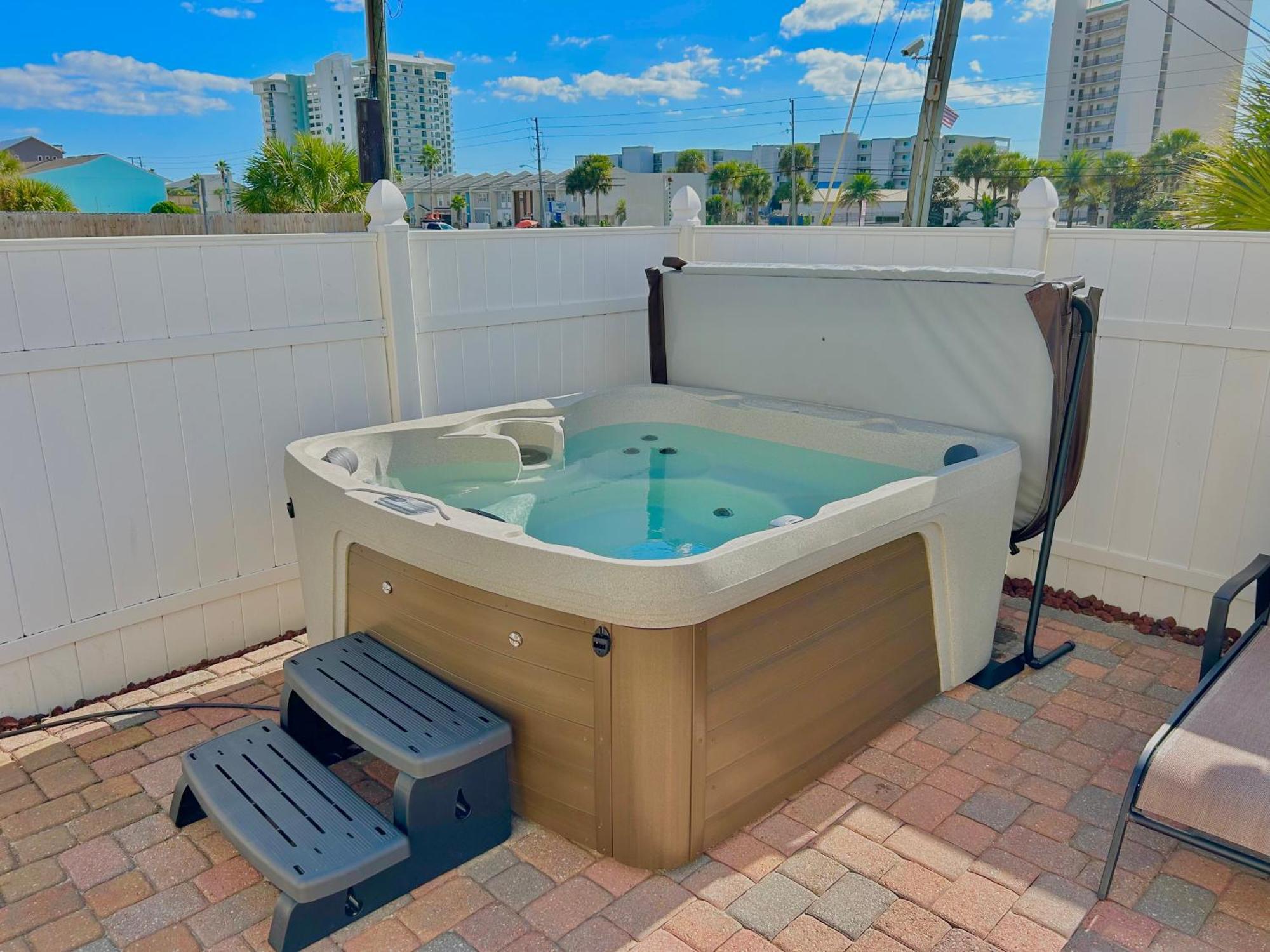 Holiday home Seas The Day: Luxury With Private Pool And Complimentary Amenities *