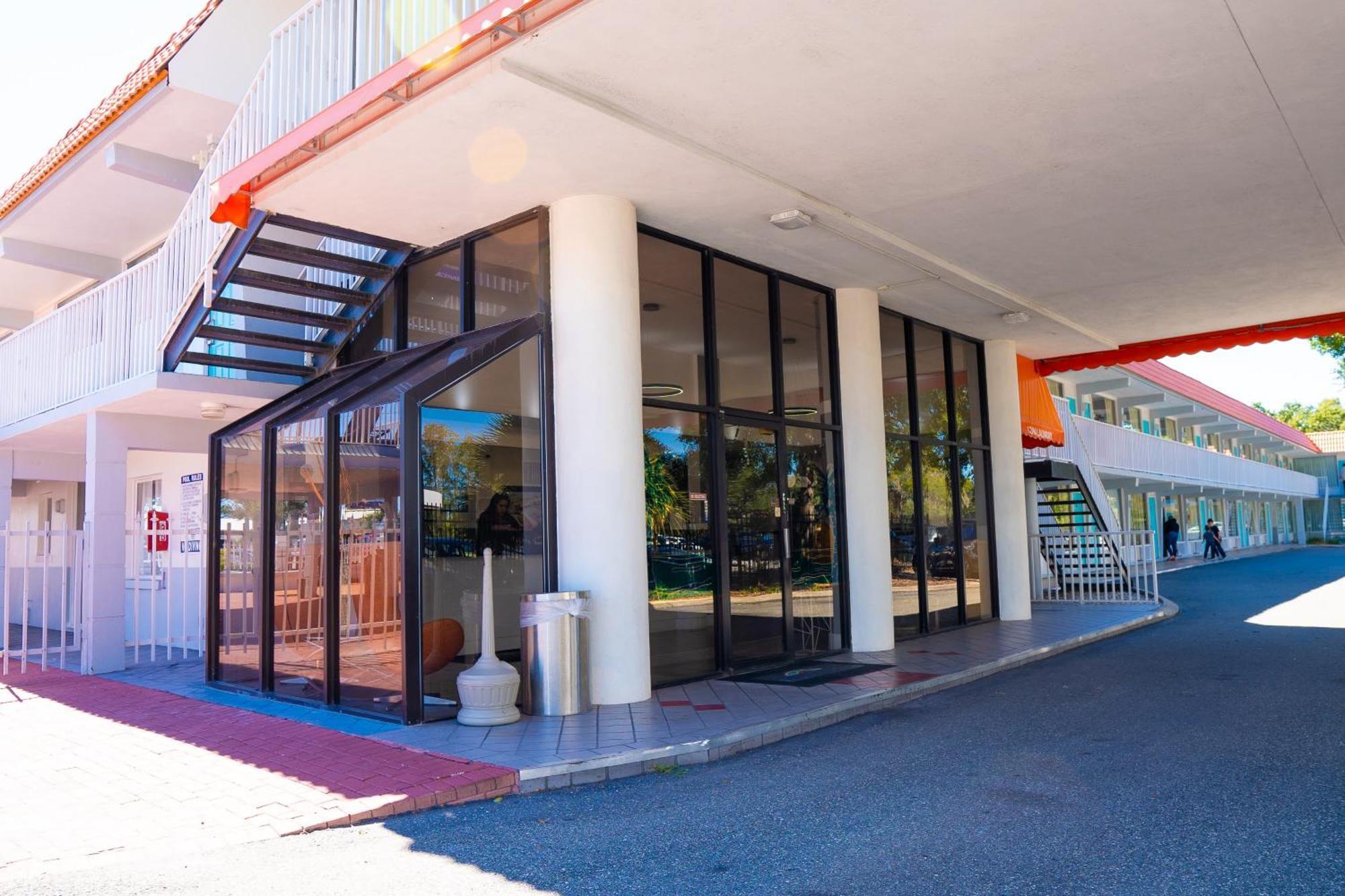 Howard Johnson By Wyndham - Dunedin Motel