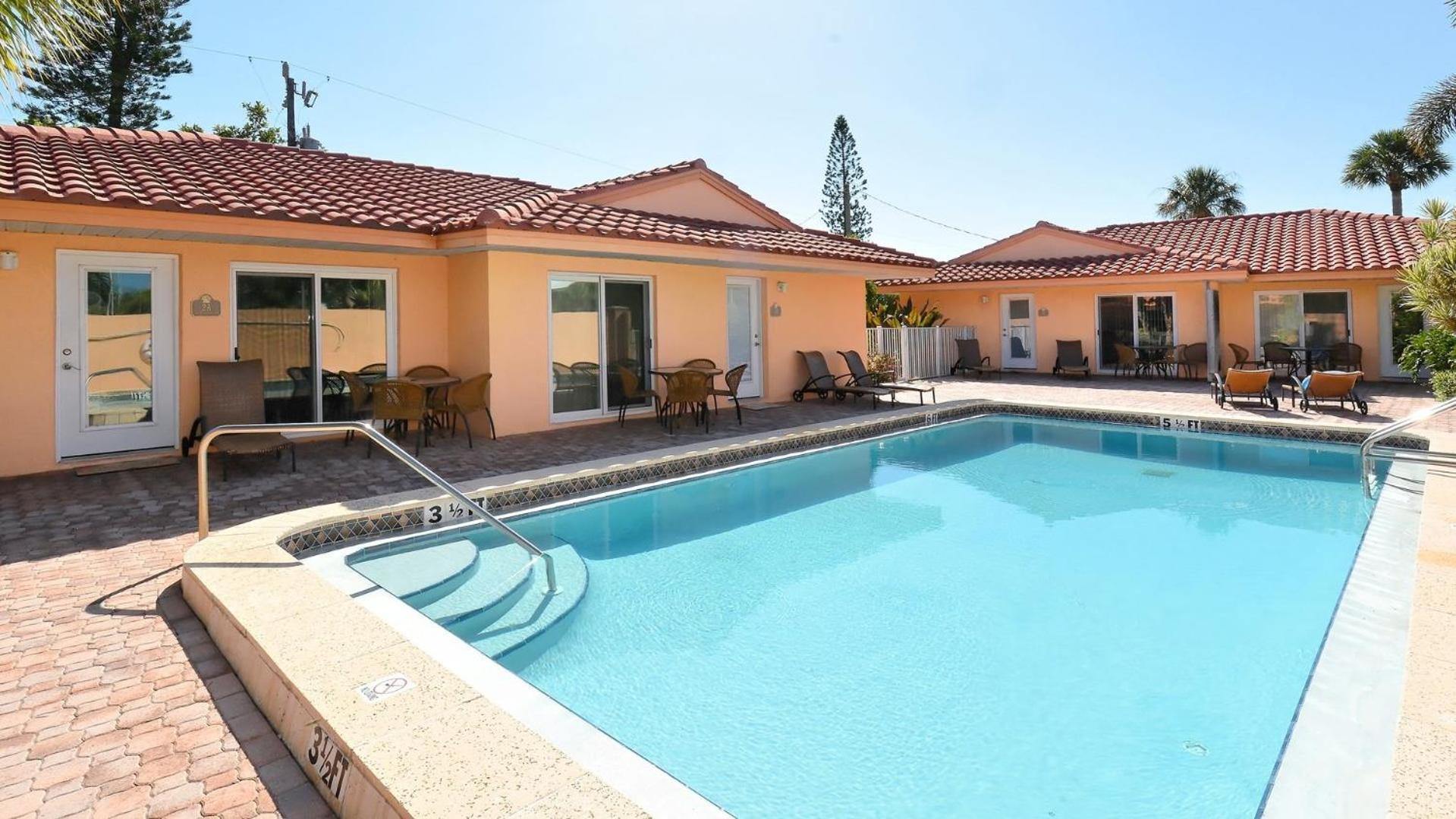 The 2b Villa Holmes Beach