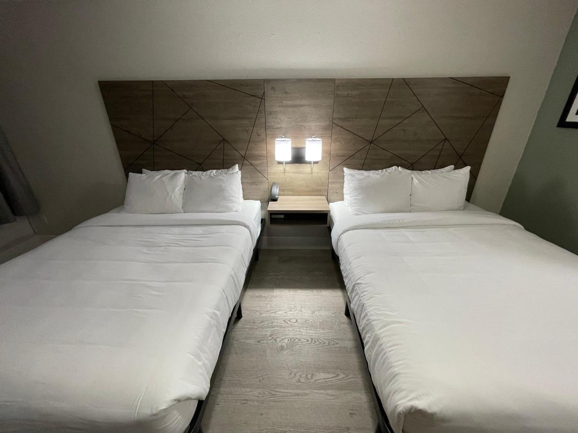 Quality & Airport-cruise Port 3* Hollywood