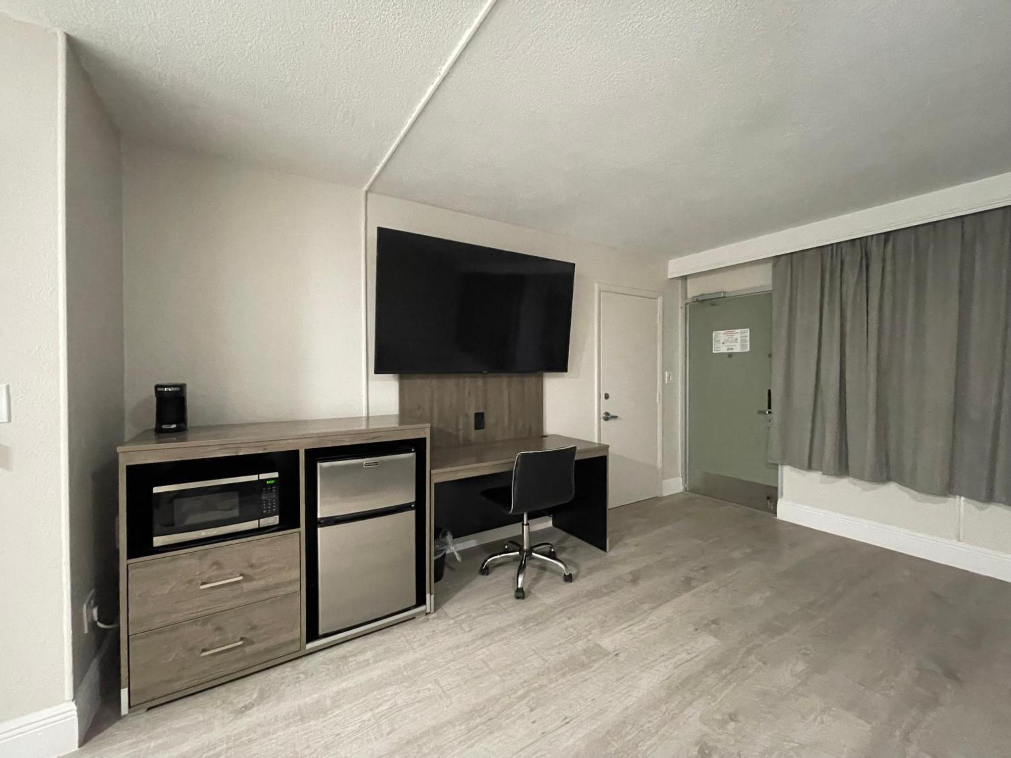 Hotel Quality & Airport-cruise Port Hollywood
