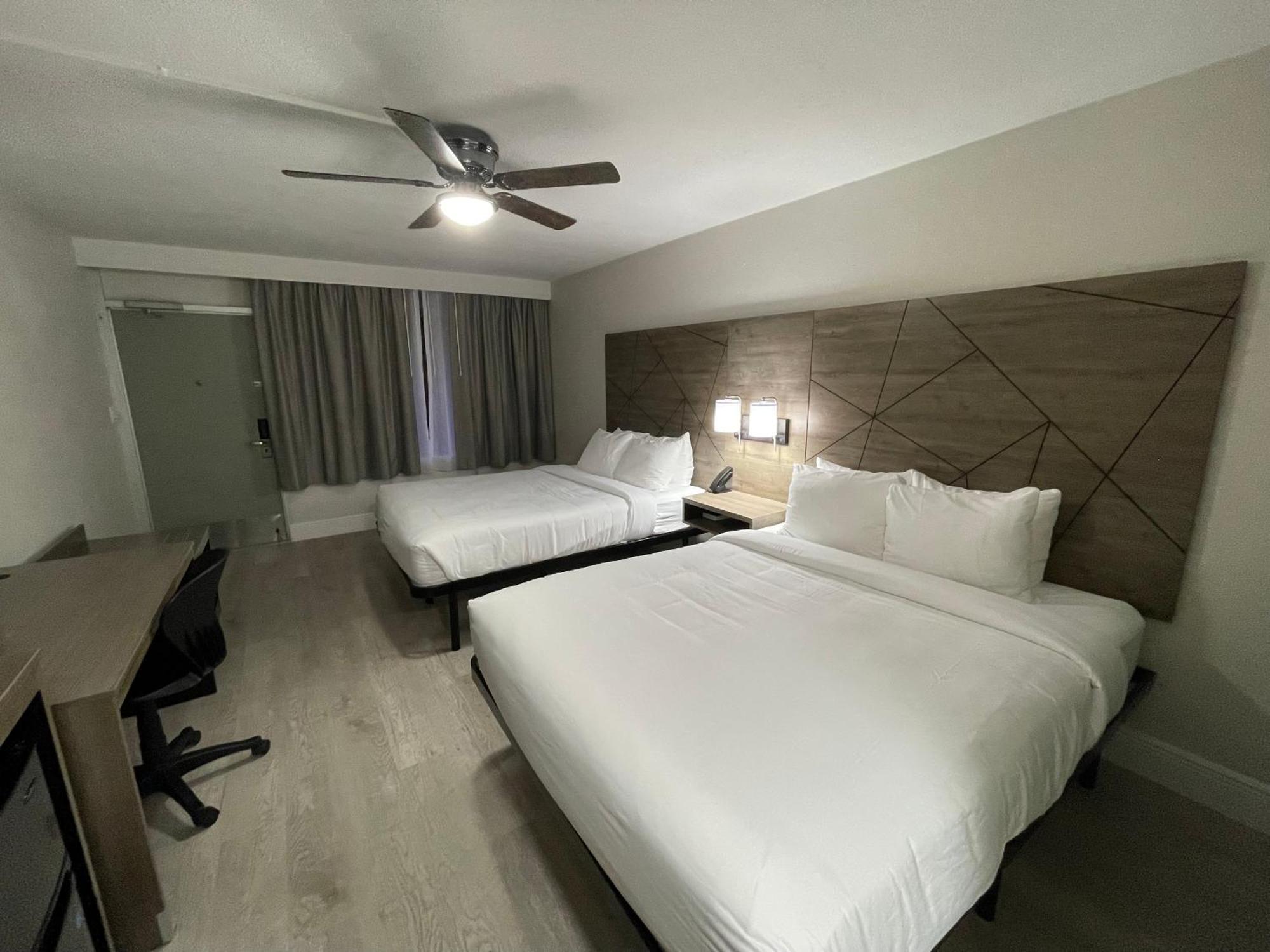 Quality & Airport-cruise Port 3* Hollywood