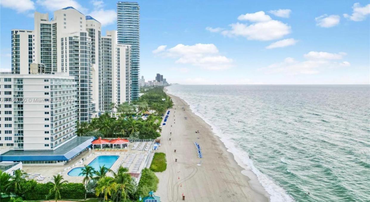 Hotel Ramada Plaza By Wyndham Marco Polo 3*
