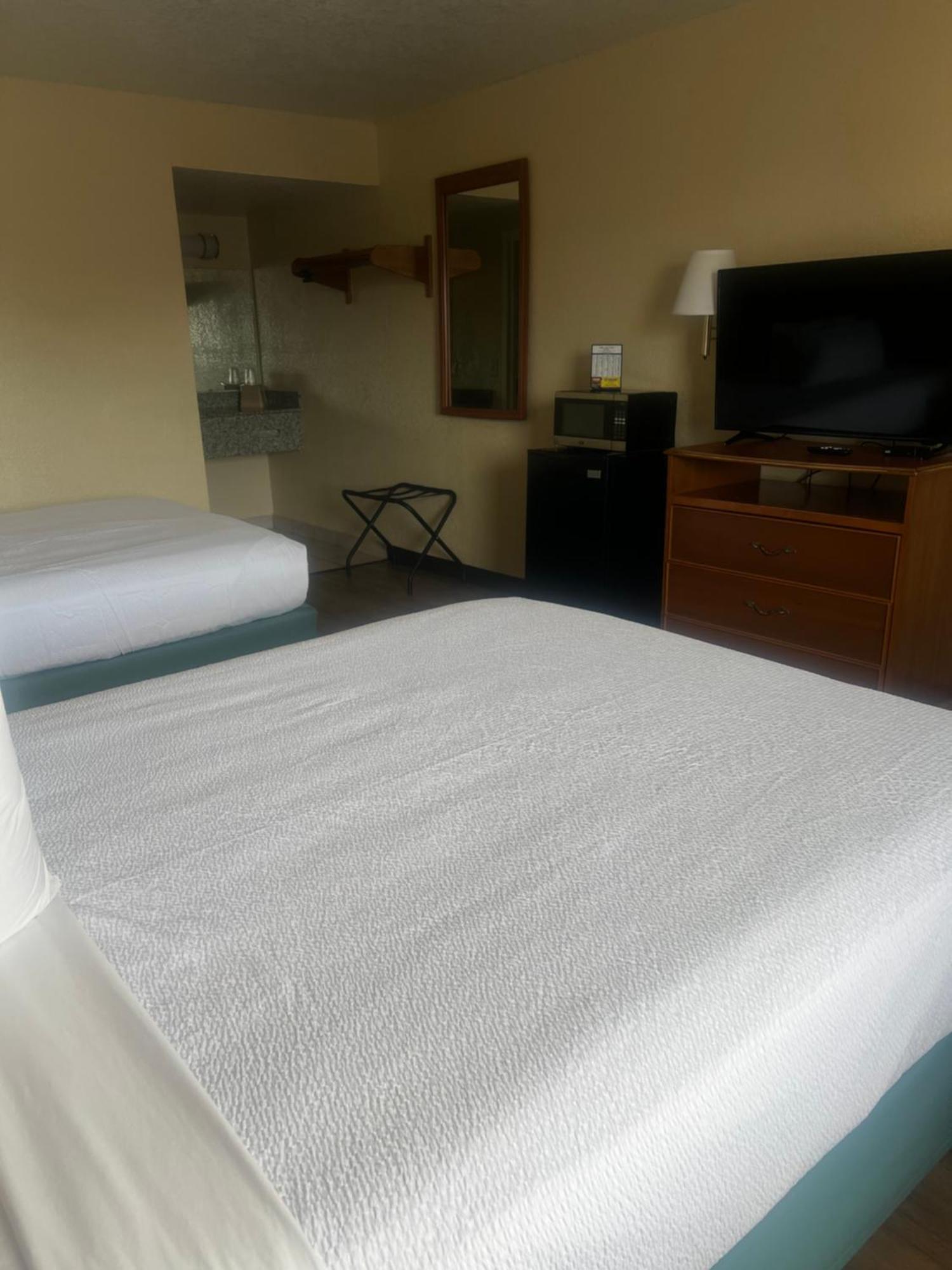 Motel Hole The - Walton - Sunset Plaza - Nearby Beaches & Hurlburt Fort Walton Beach