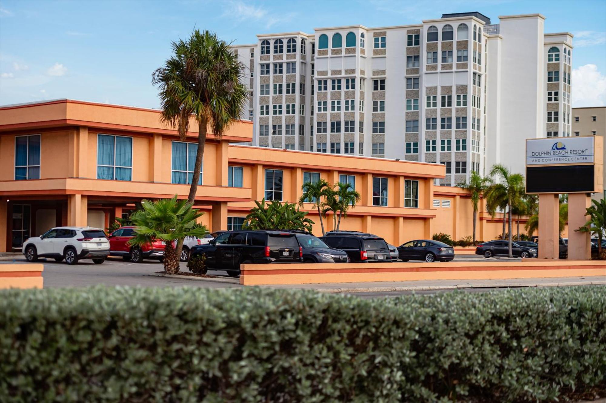 Dolphin Hotel