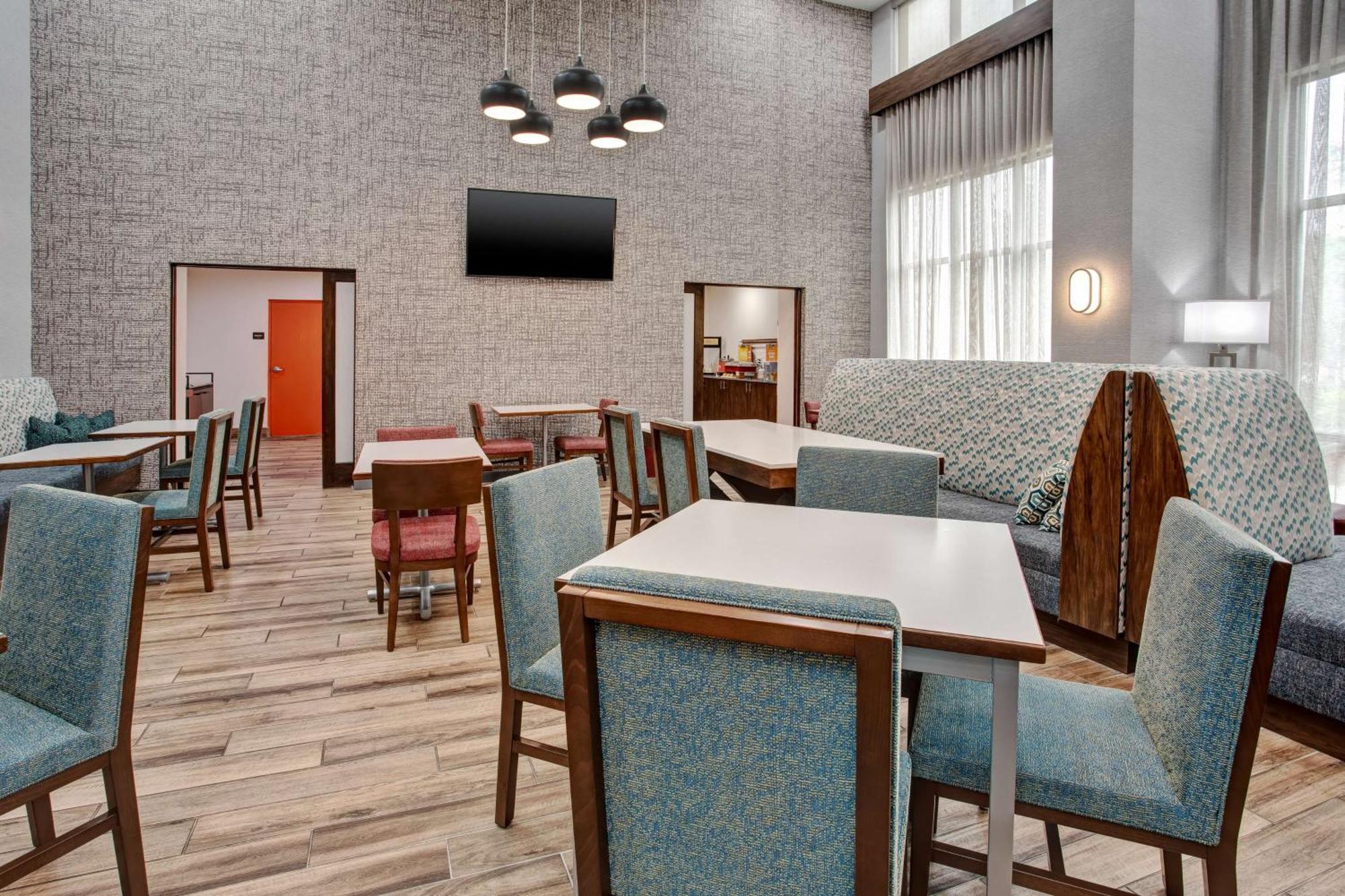 Hotel Hampton & Tampa East Casino Area 3*