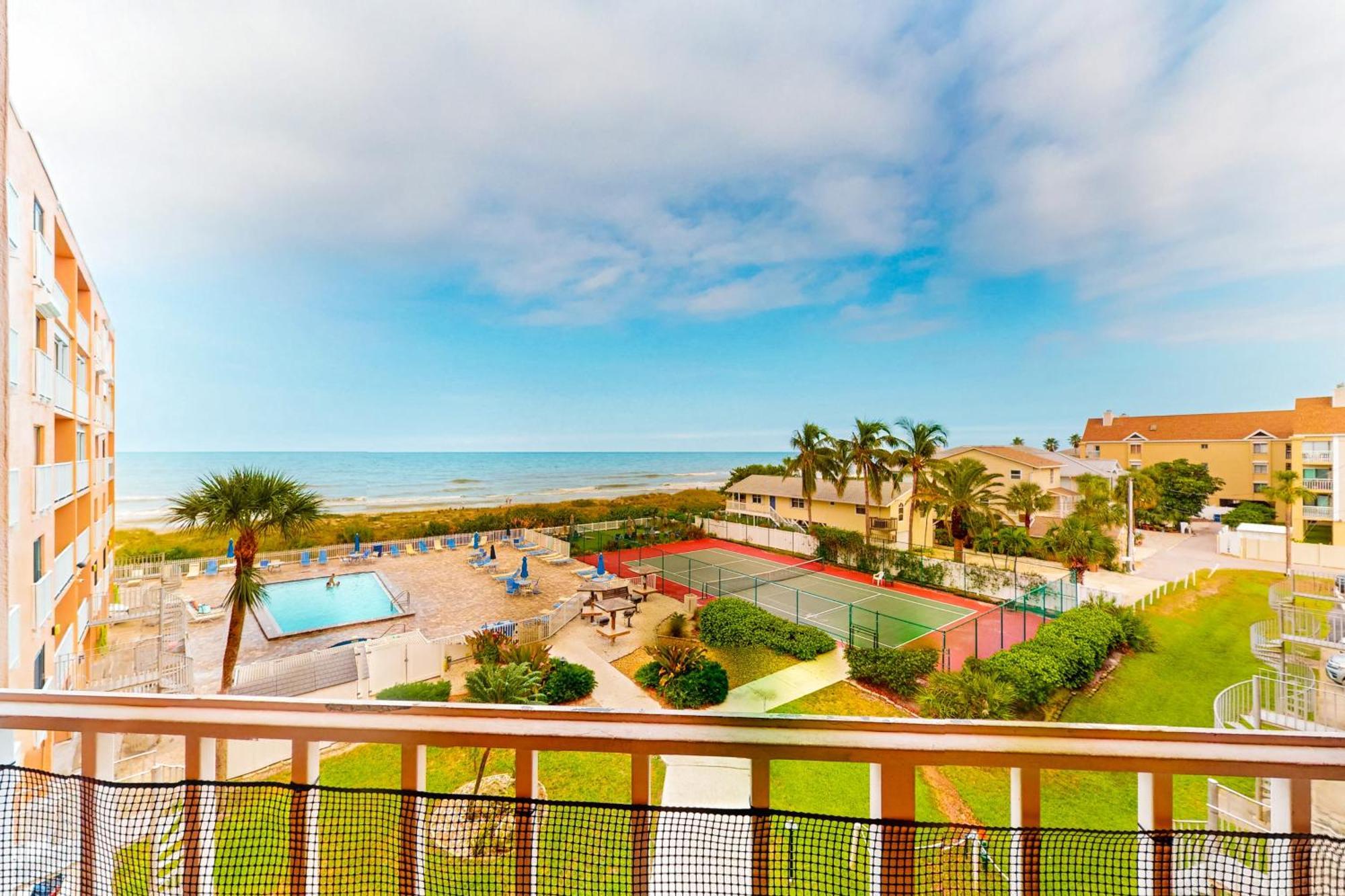 Reef Club 306 Apartment Clearwater Beach