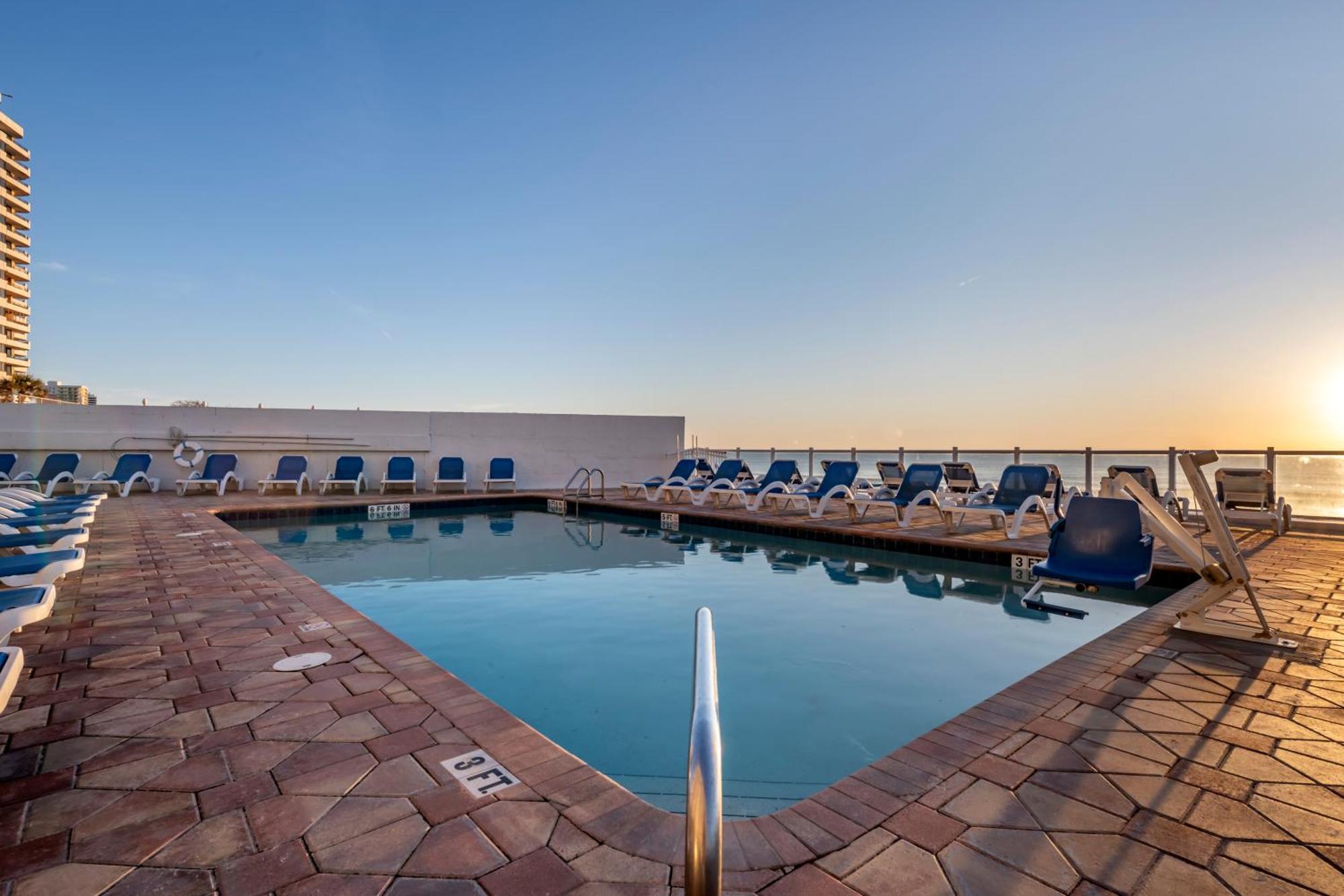 Tropical Winds Hotel