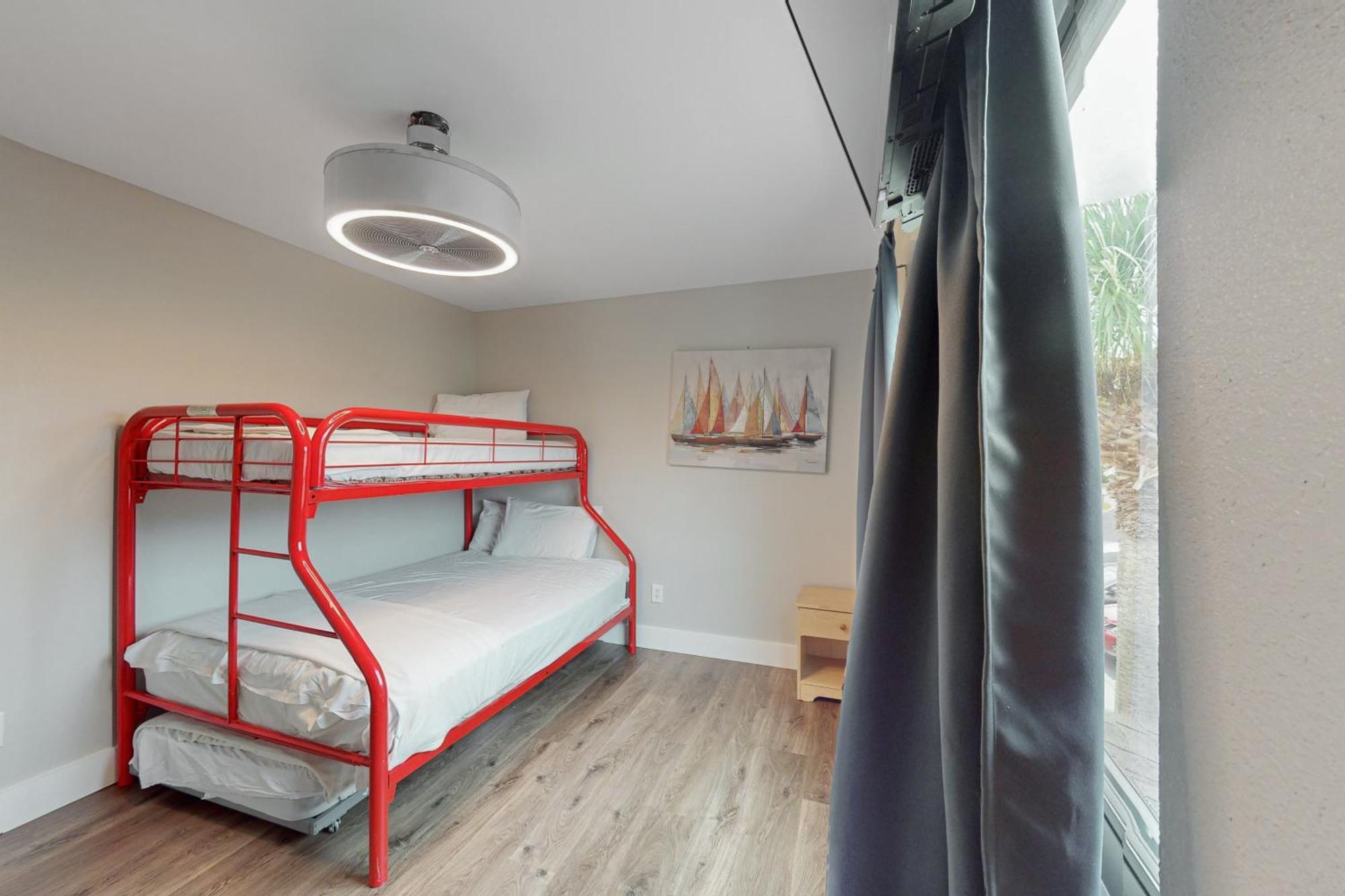 Beachwalk 6f *