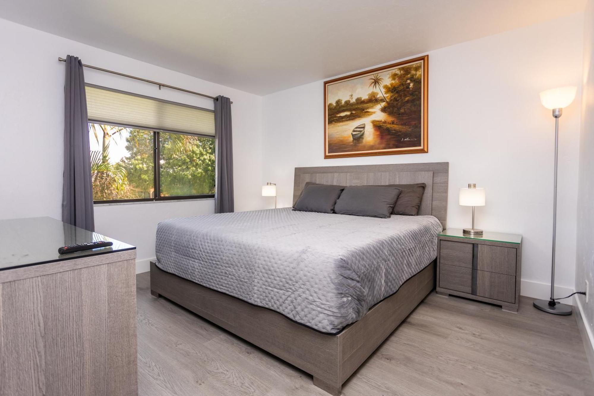 Apartment Bass & Sun 2/2 Bedroom