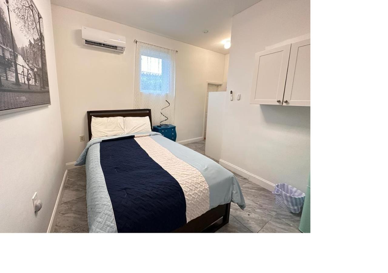 Blue House Miami 3*